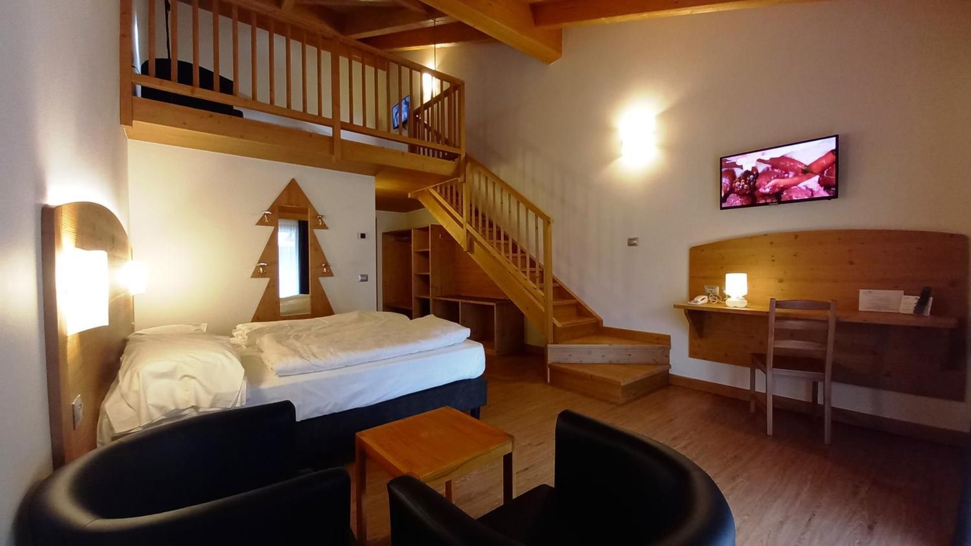 Family room with panoramic view and balcony