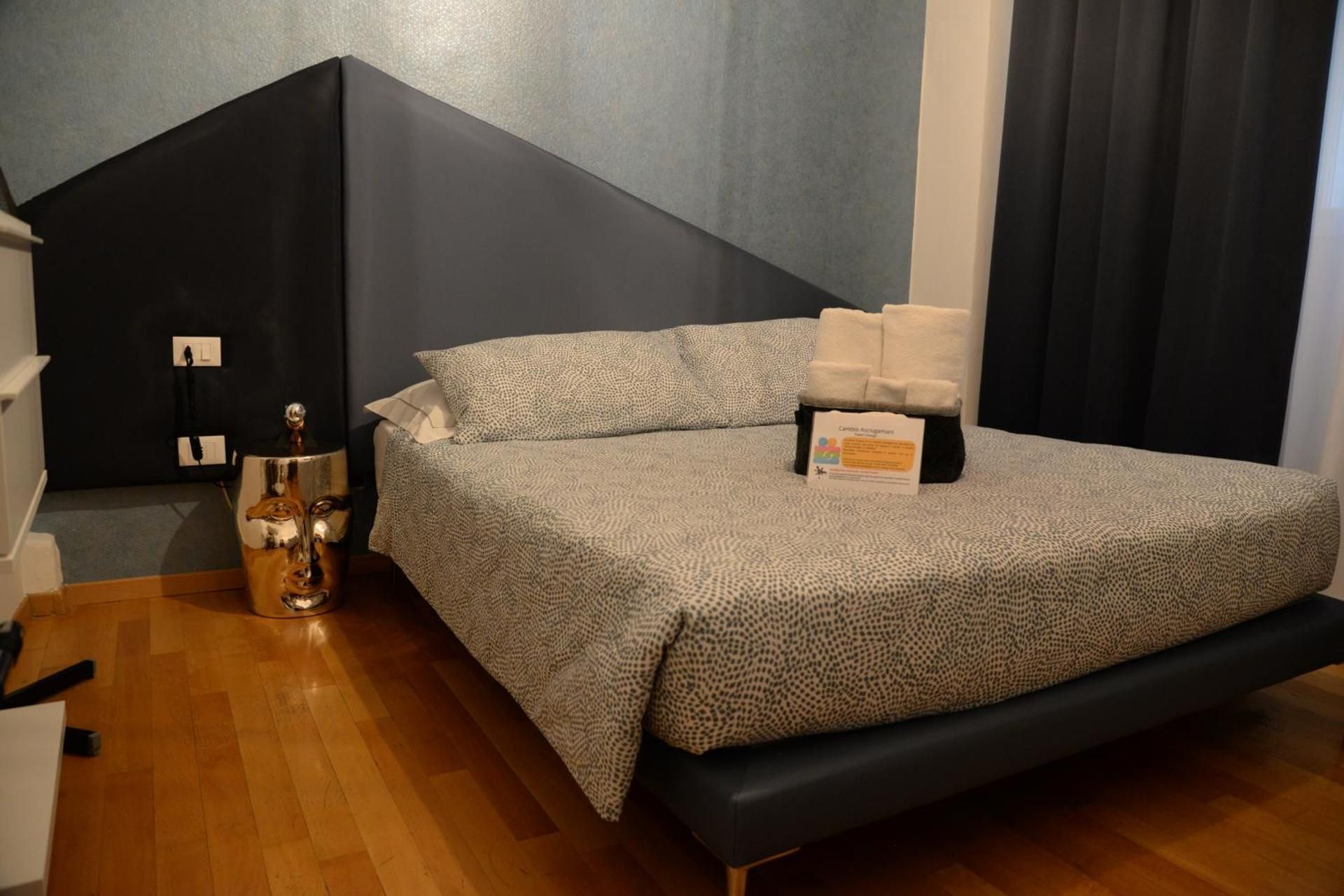 Standard Double Room with Shared Bathroom