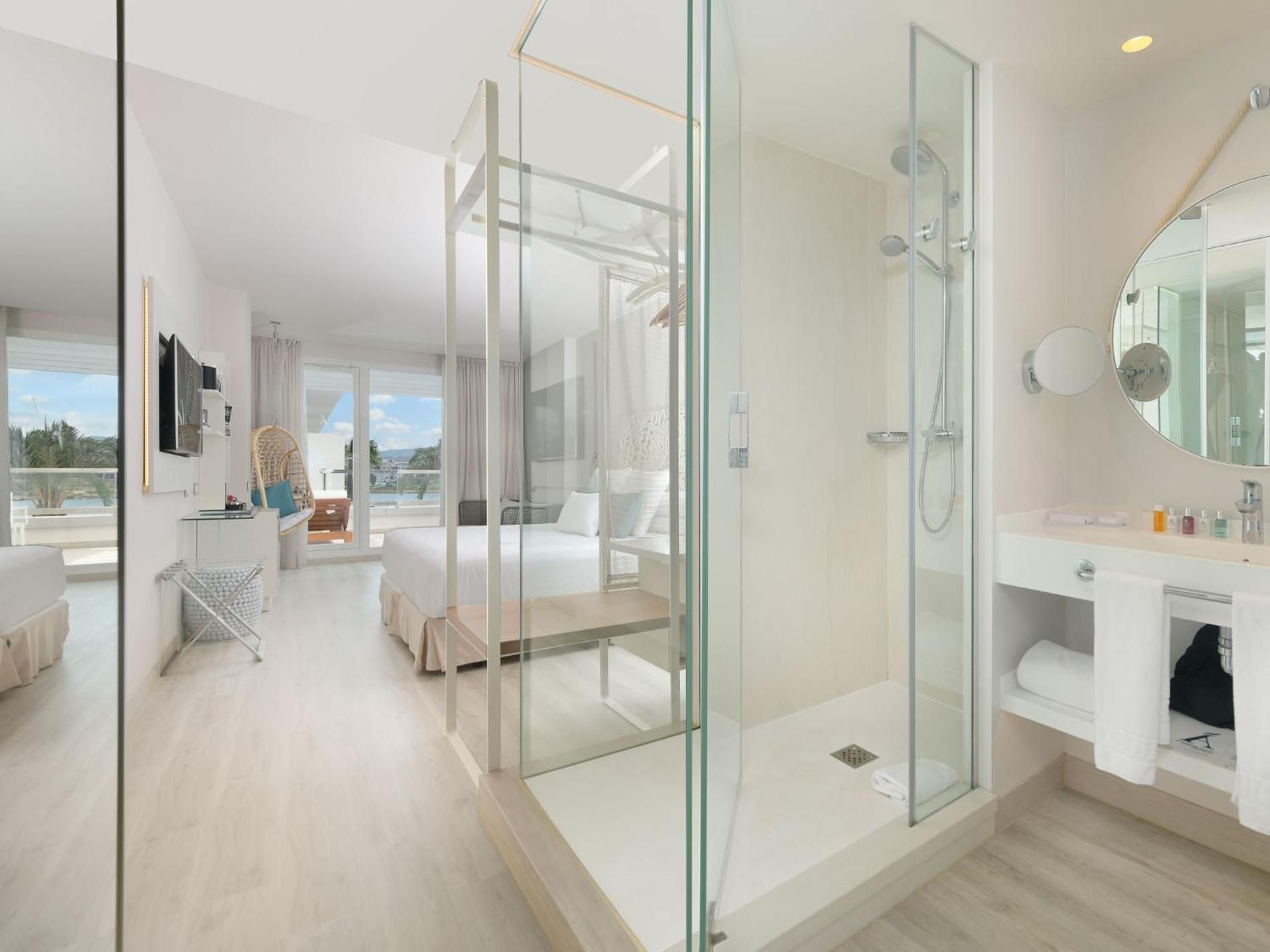 Double or Twin Room with Pool View Keep the Secret