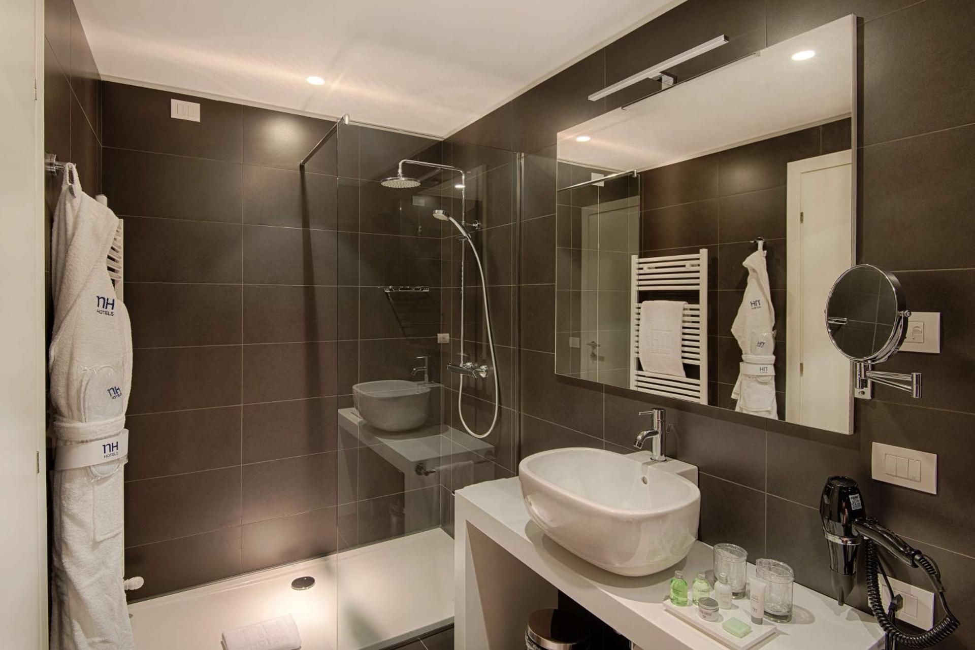 NH Trento Standard Room with View 3