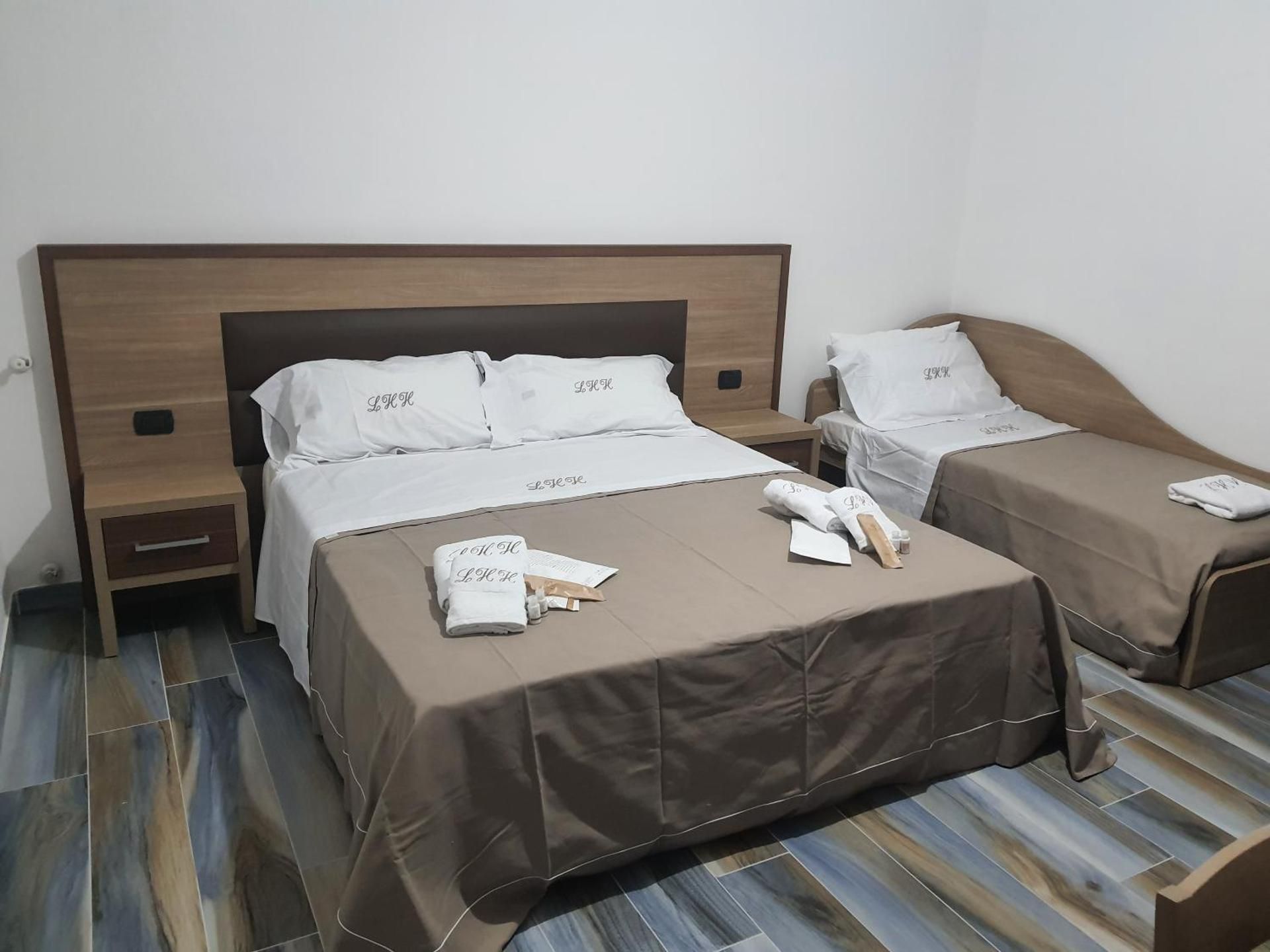 Deluxe Quadruple Room