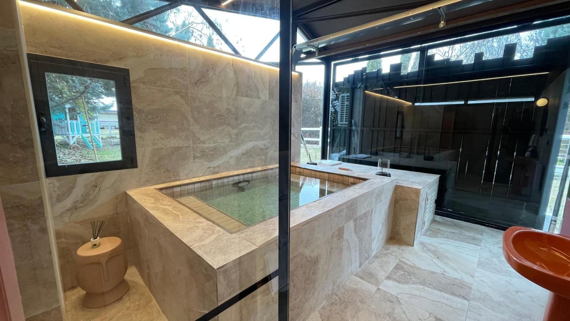 Deluxe Bungalow with Private Romantic Pool