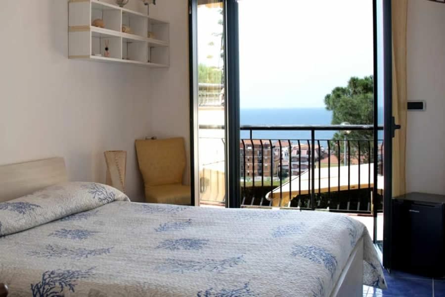 Deluxe Double Room with Sea View