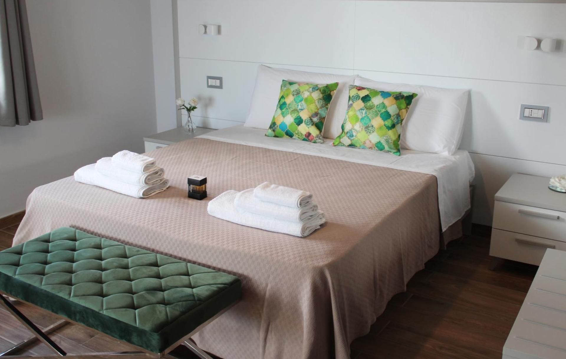 Deluxe Suite with Spa Bath