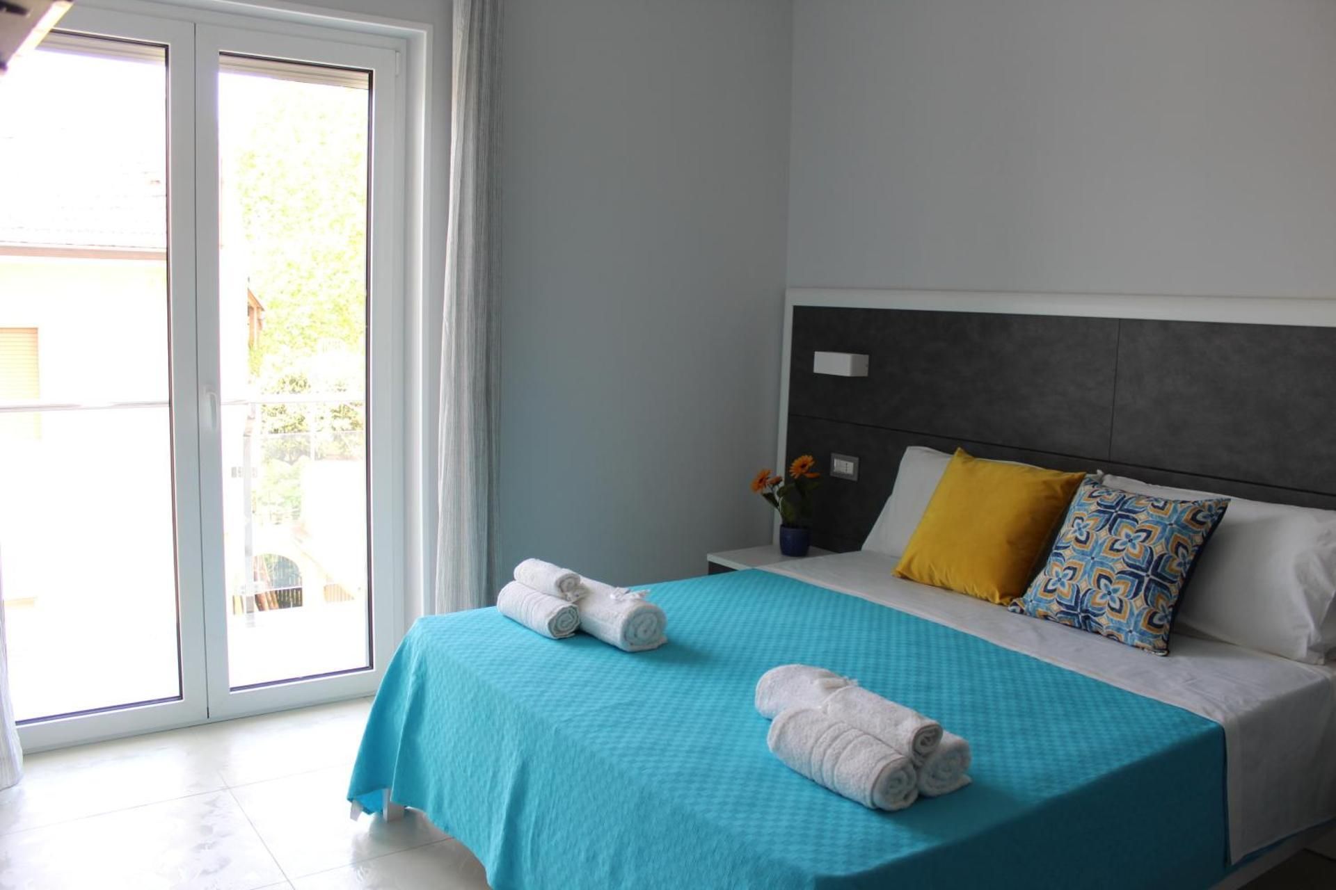 Standard Triple Room with Sea View