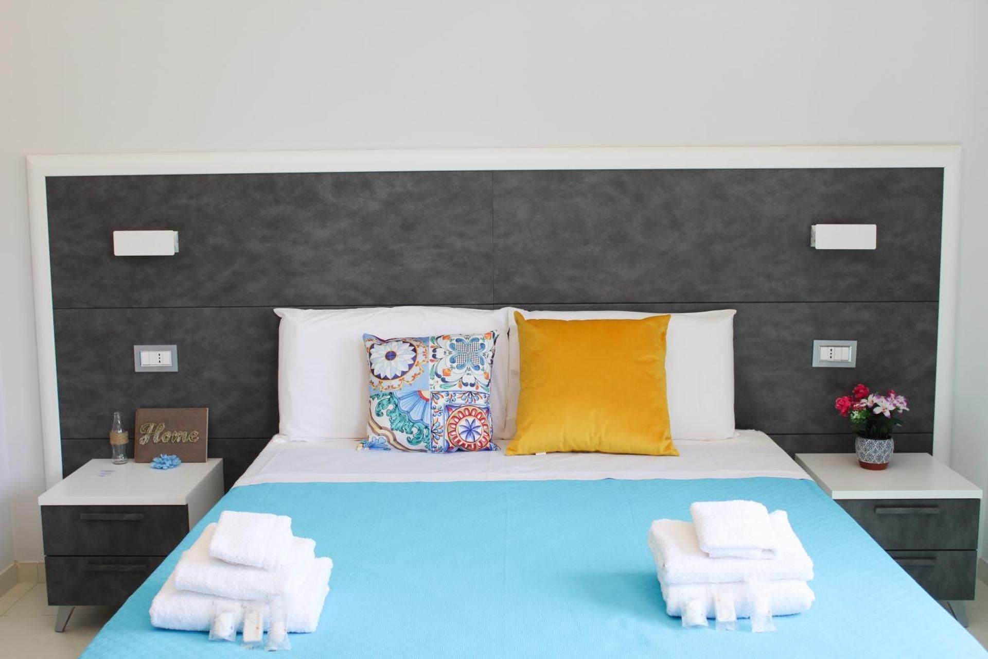 Deluxe Double Room with Balcony and Sea View