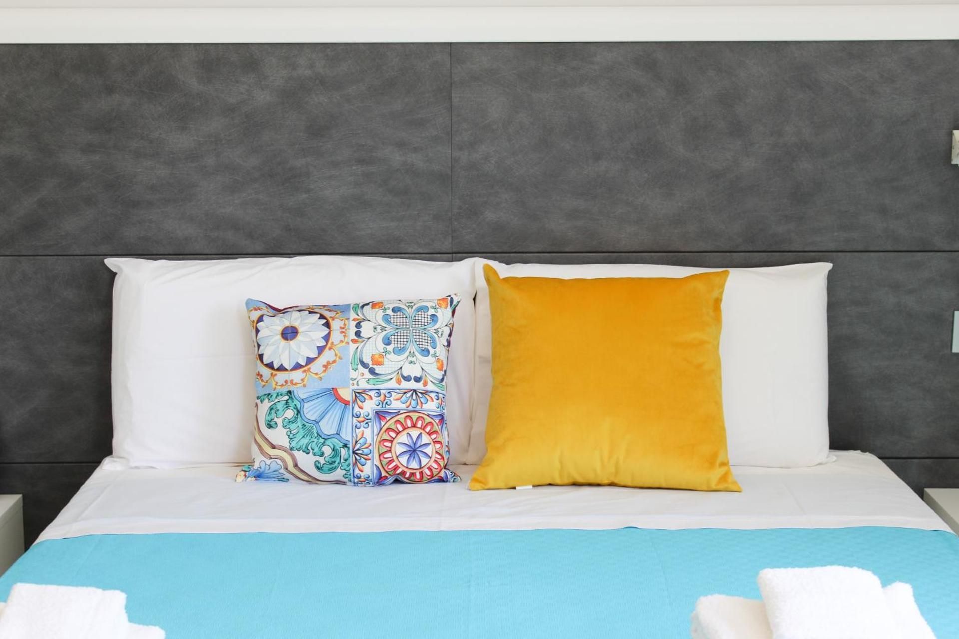 Deluxe Double Room with Balcony and Sea View