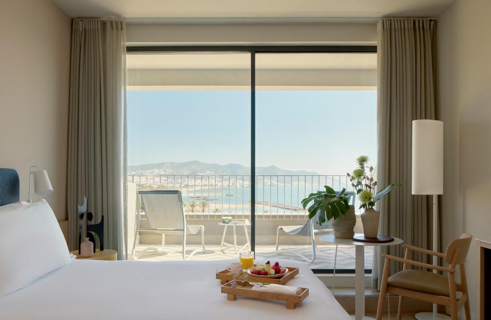 ME Sitges Terramar Two Connecting Superior ME Lateral Sea View 3