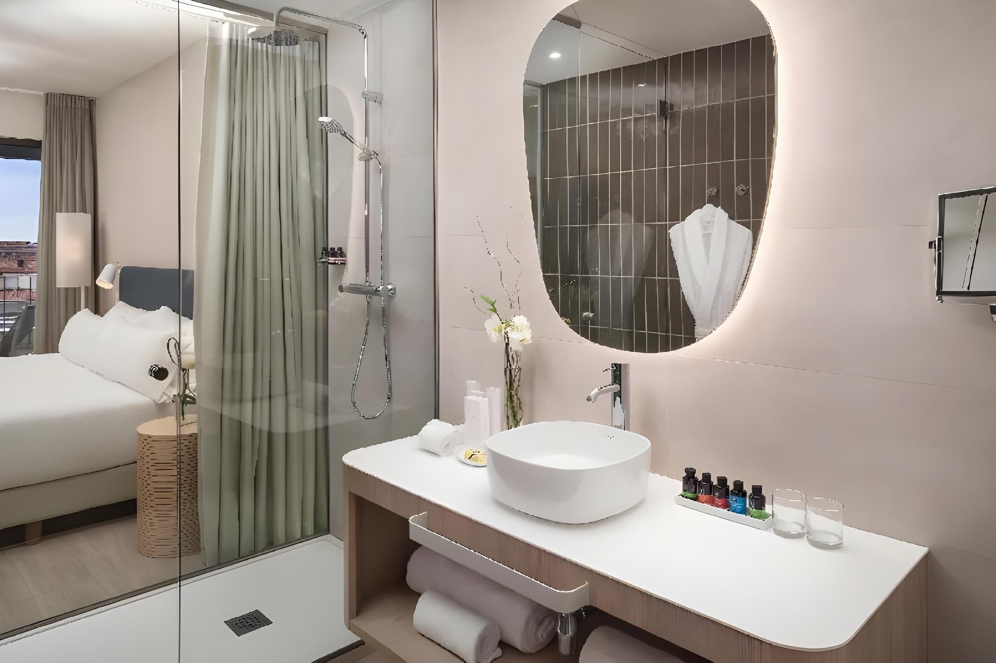 Superior ME Sea View & Bathtub