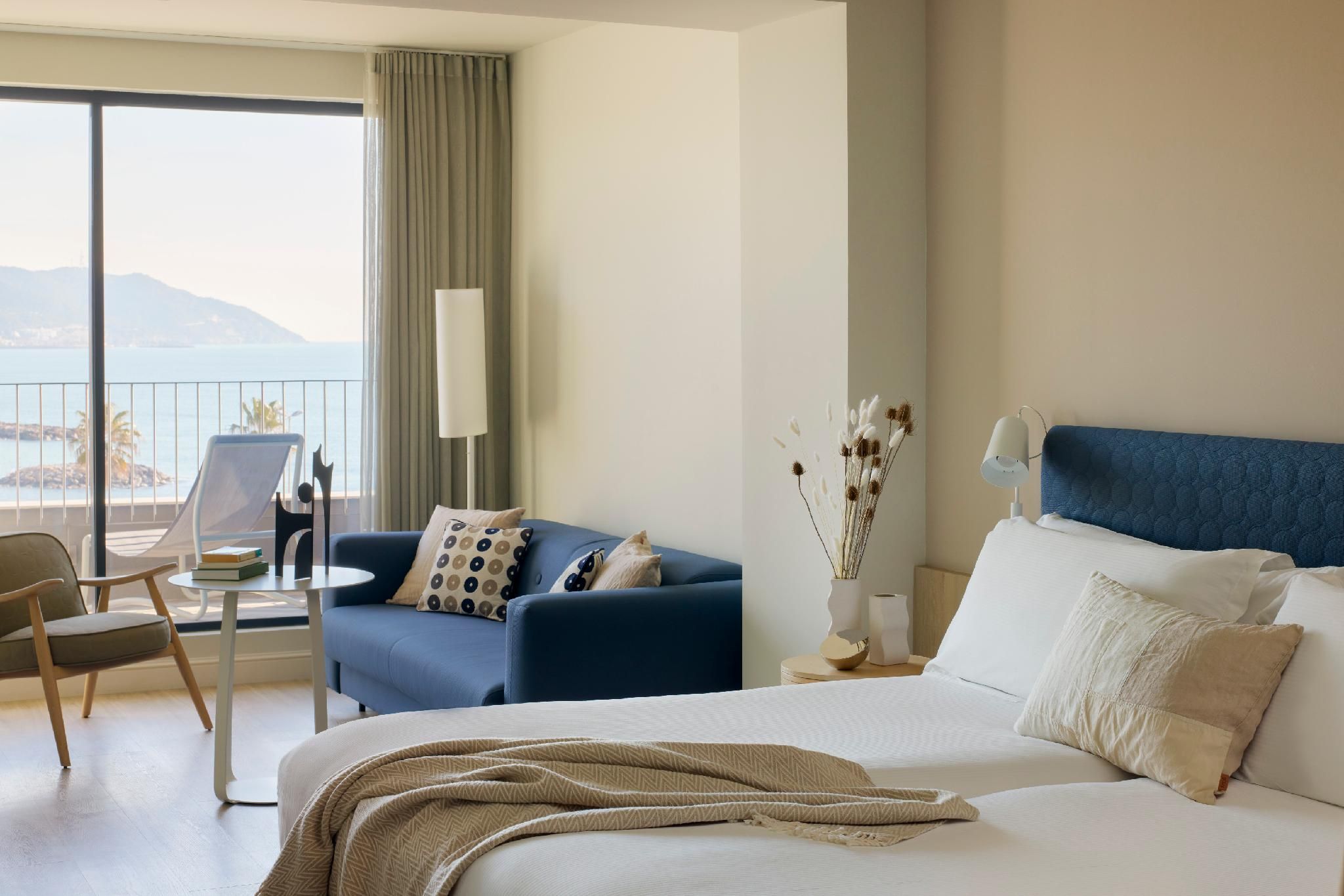 Superior ME City and Sea View