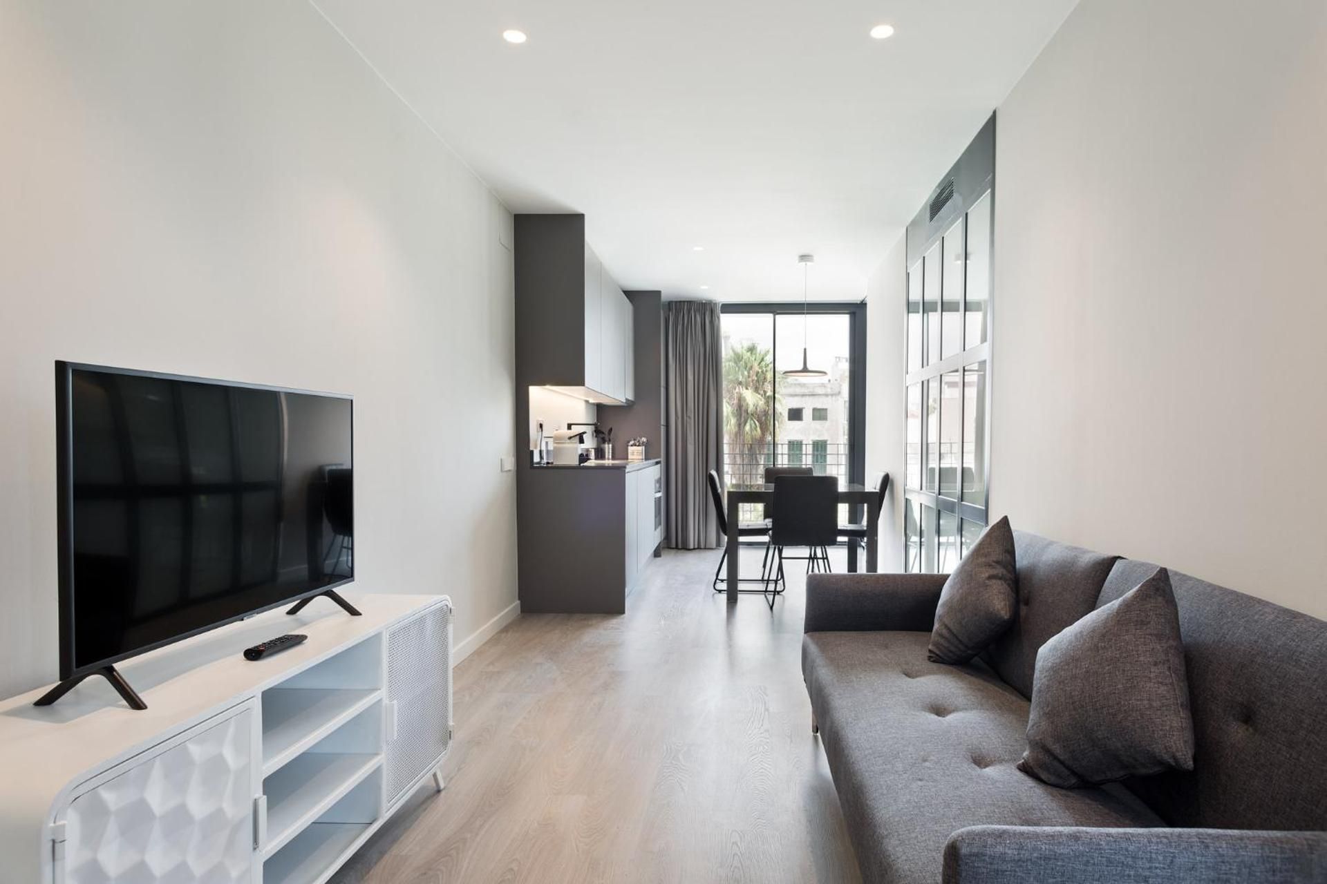 Apartment with Balcony 4