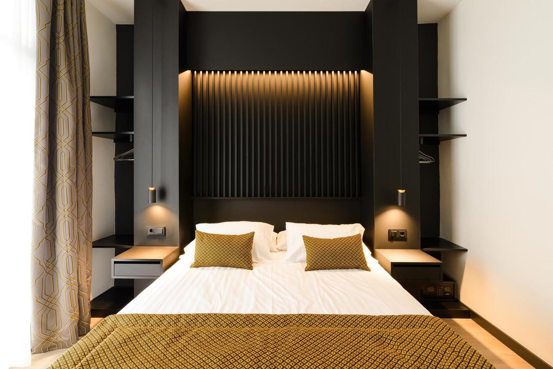 Double Room with Balcony-Patio View