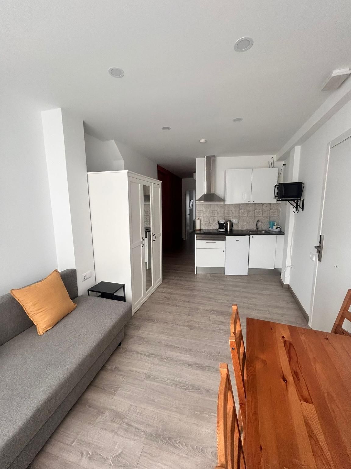 Apartamentos Apartaco Apartment with Balcony 2