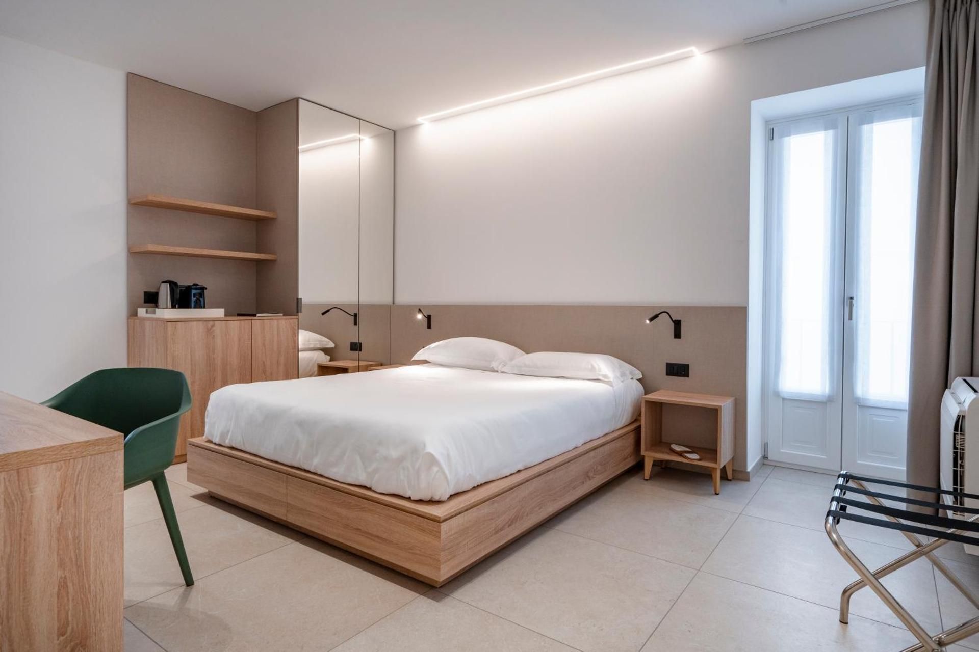 Deluxe Double or Twin Room