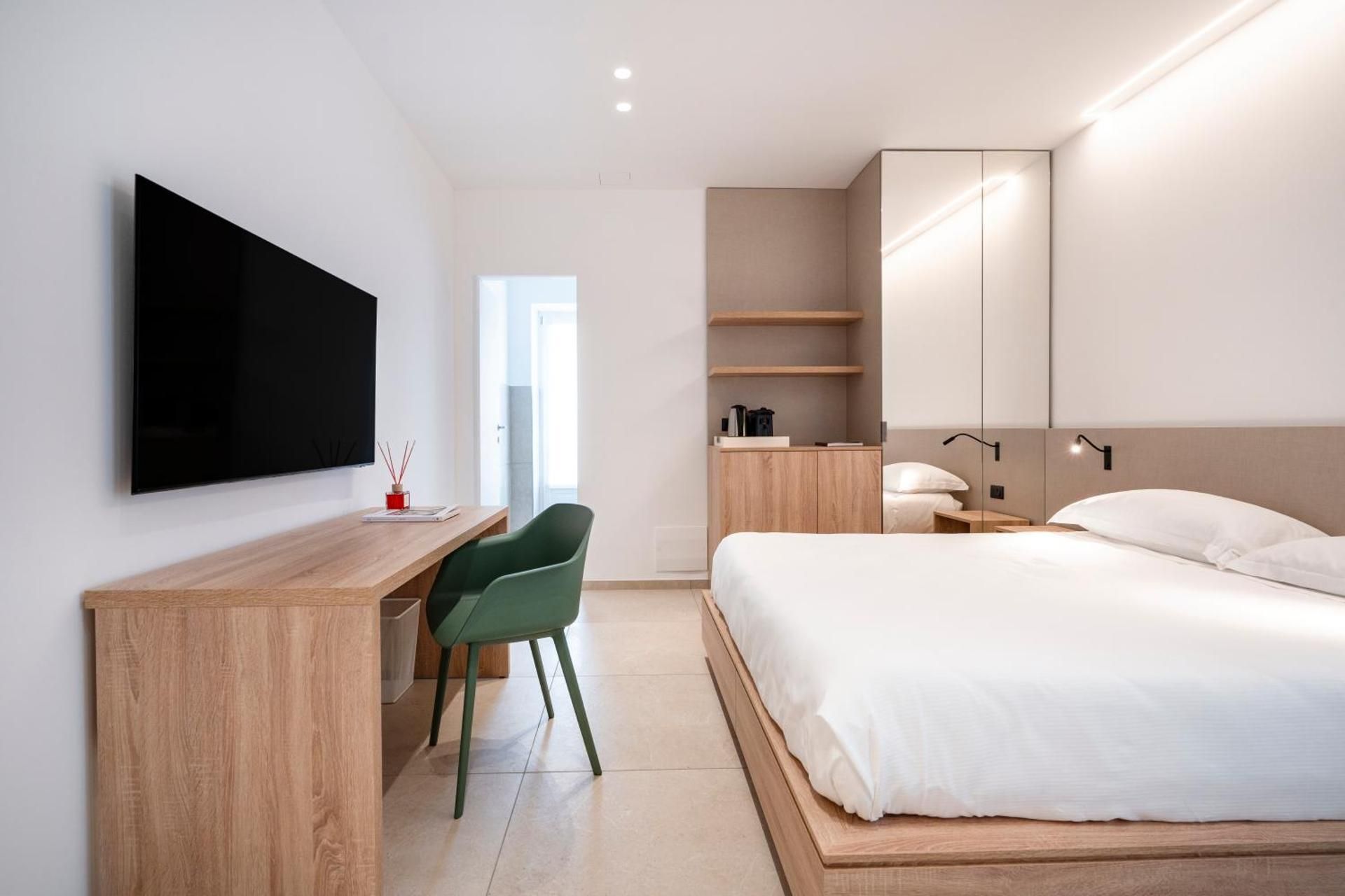 Deluxe Double or Twin Room