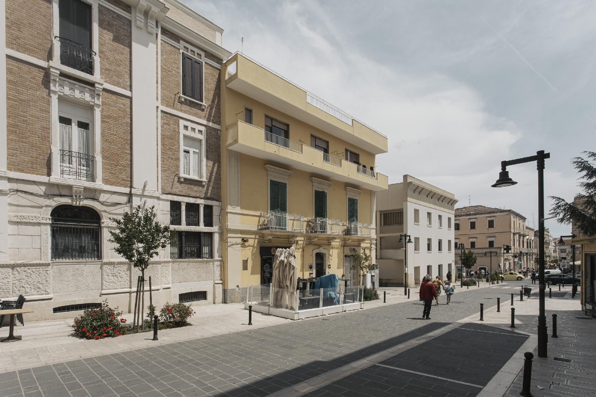 90cc1665247d4d81b2f8491dda18dc87