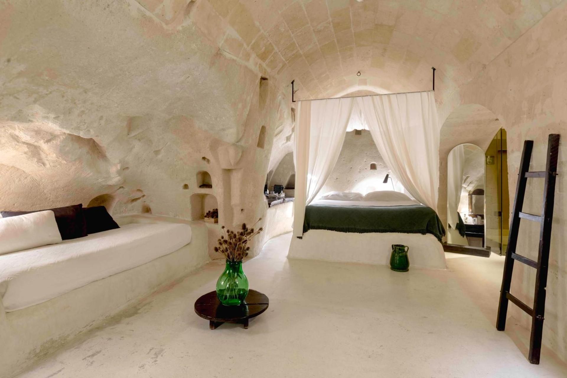 Double Room with city view - Cave