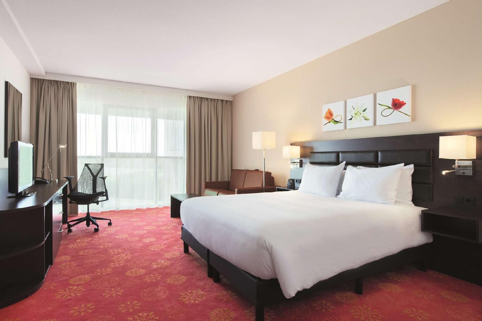 Queen Room with Sofa Bed