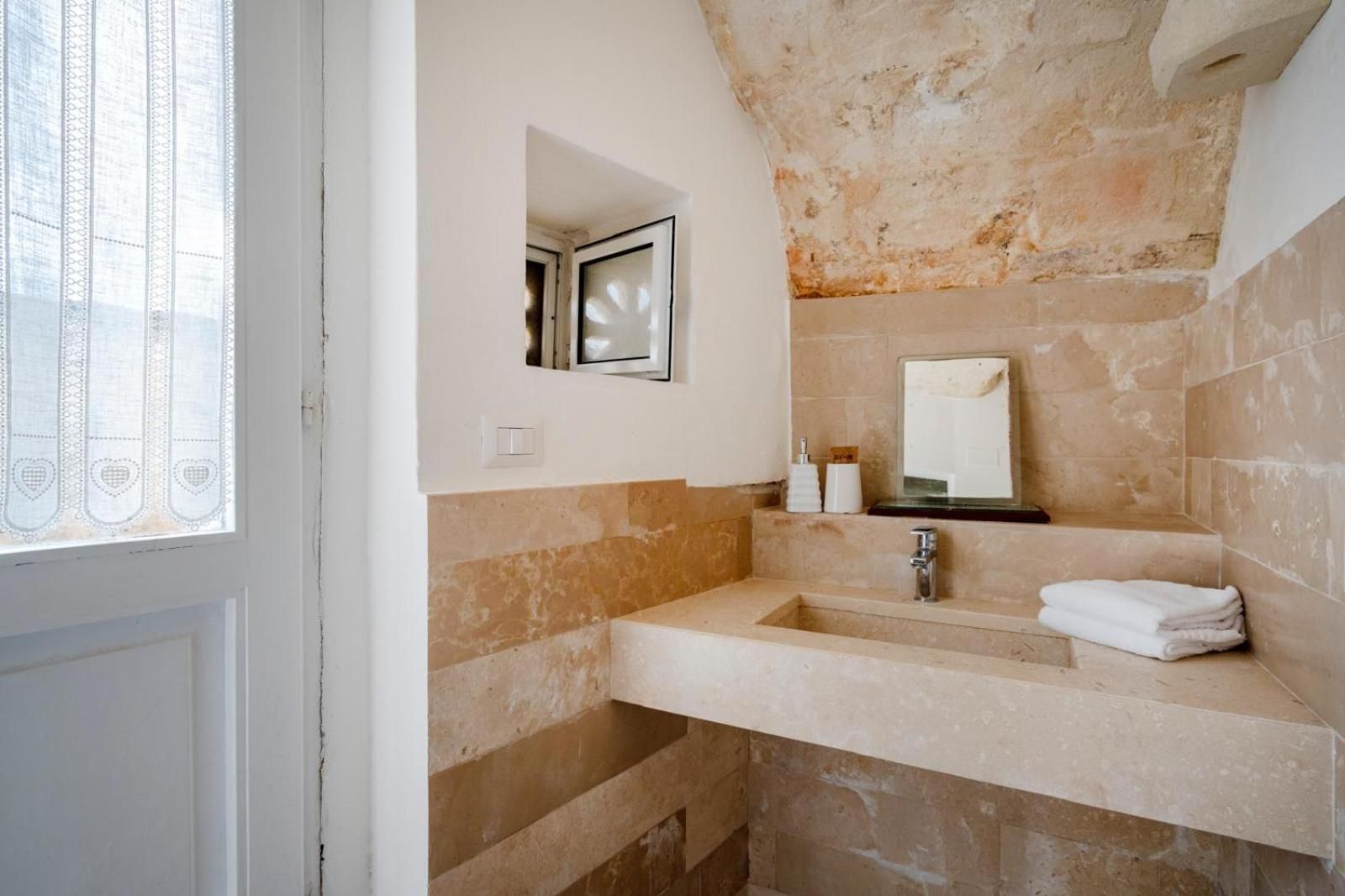 La Corte Vetere Deluxe Double Room with Extra Bed 2