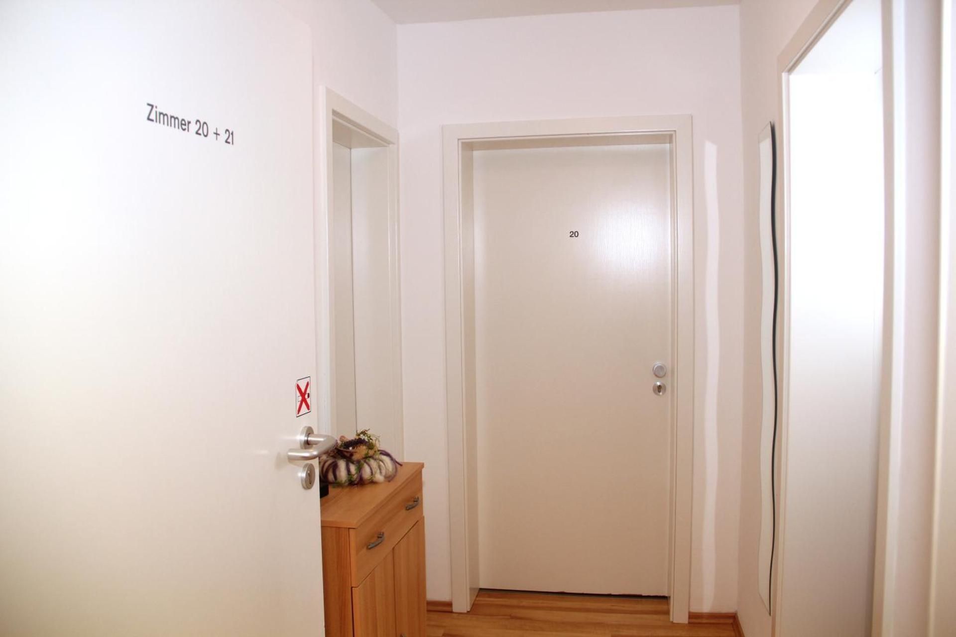 Gastehaus zur Linde Twin Room with Private External Bathroom 2