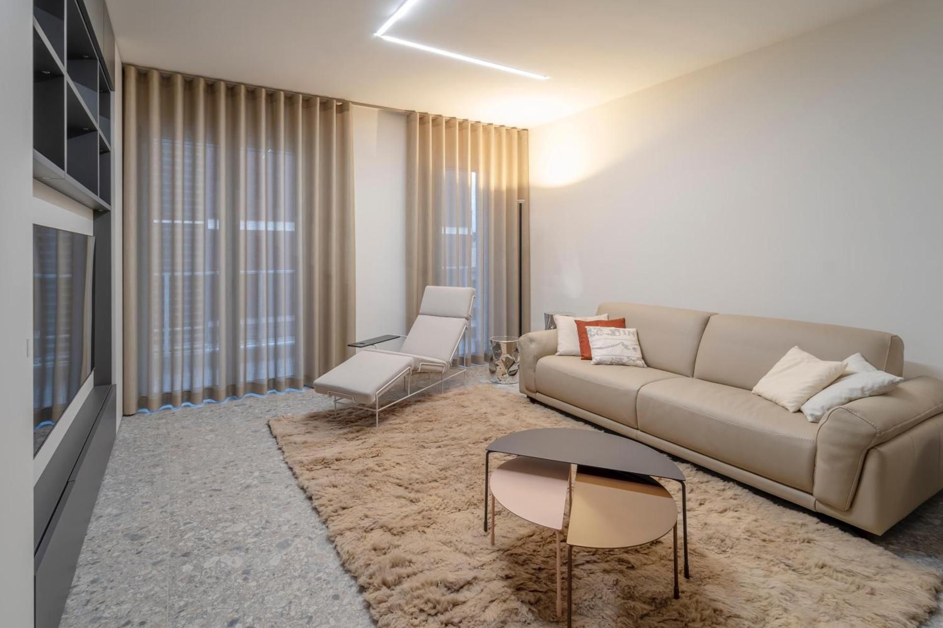 shared lounge/tv area