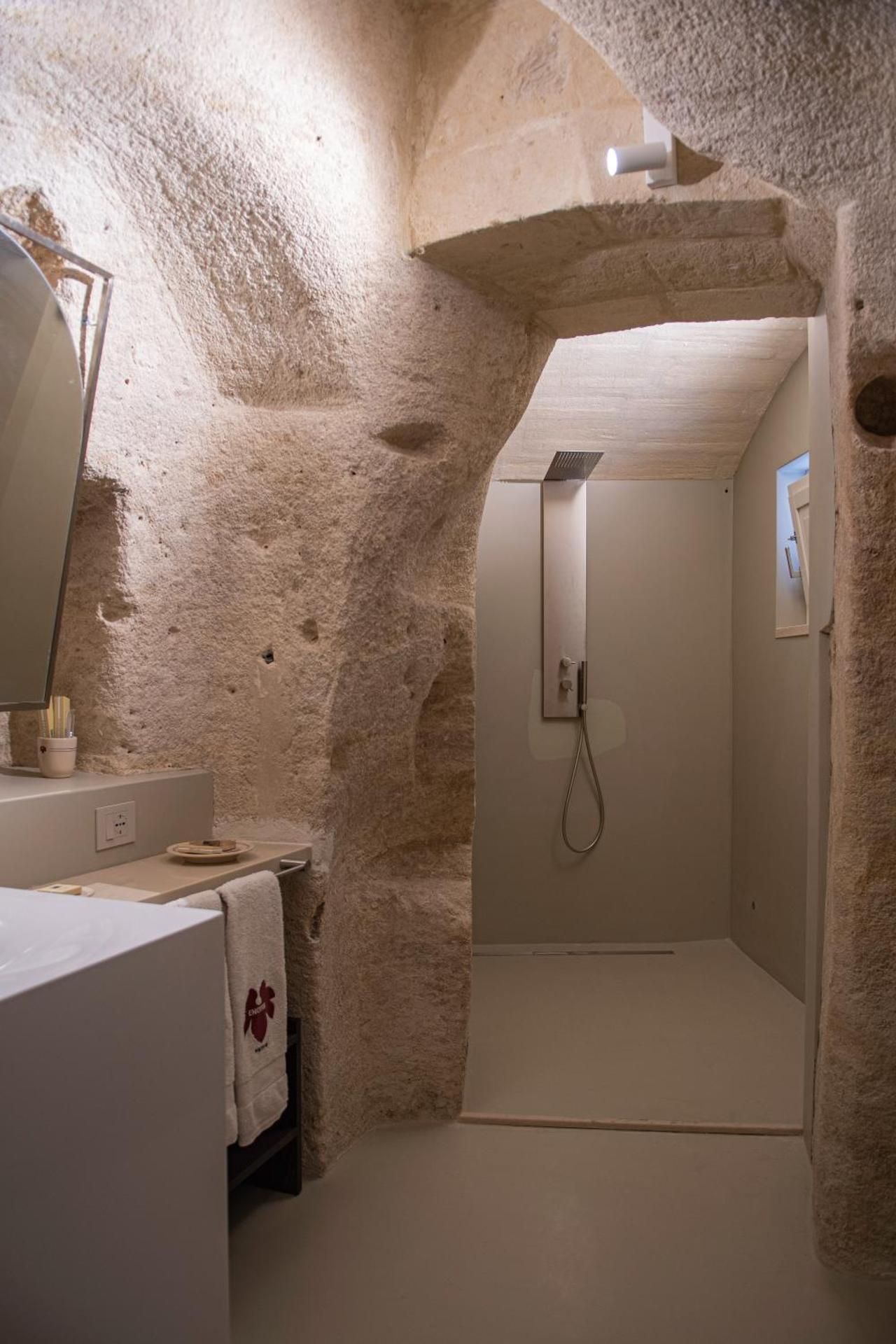 ENOTRIO caveoso Quadruple Room with Bath 2