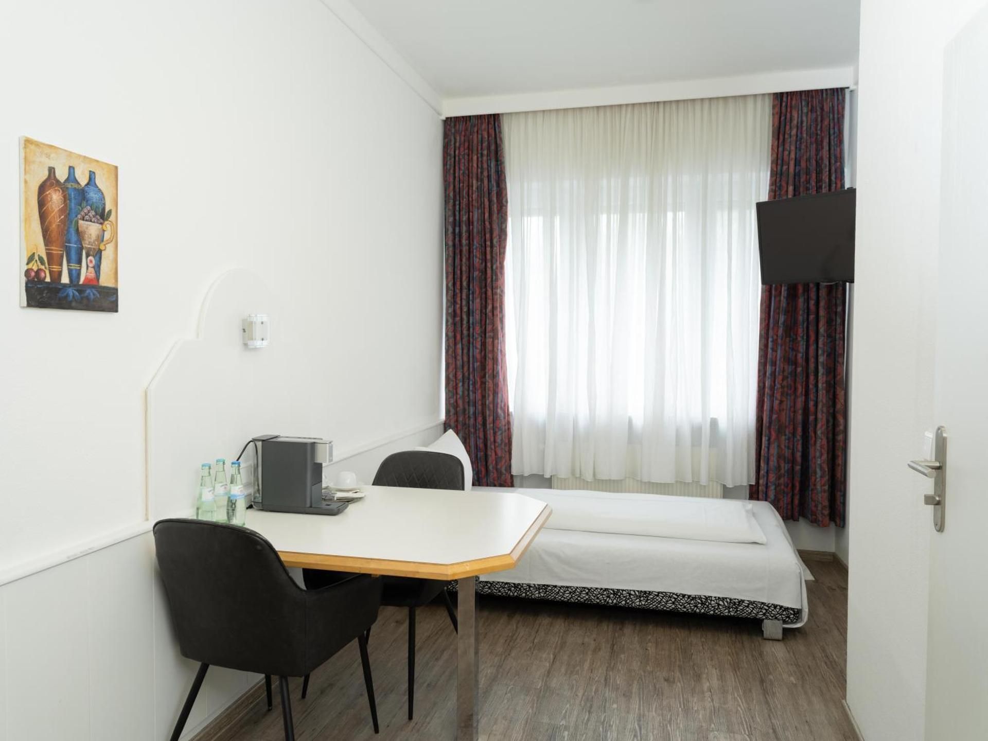 DONAUHOTEL Ingolstadt Comfort Triple Room 2