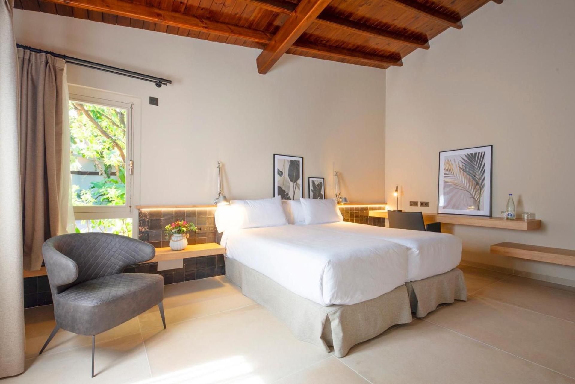 Double Room Oasis 2 (1 Adult + 1 Child)