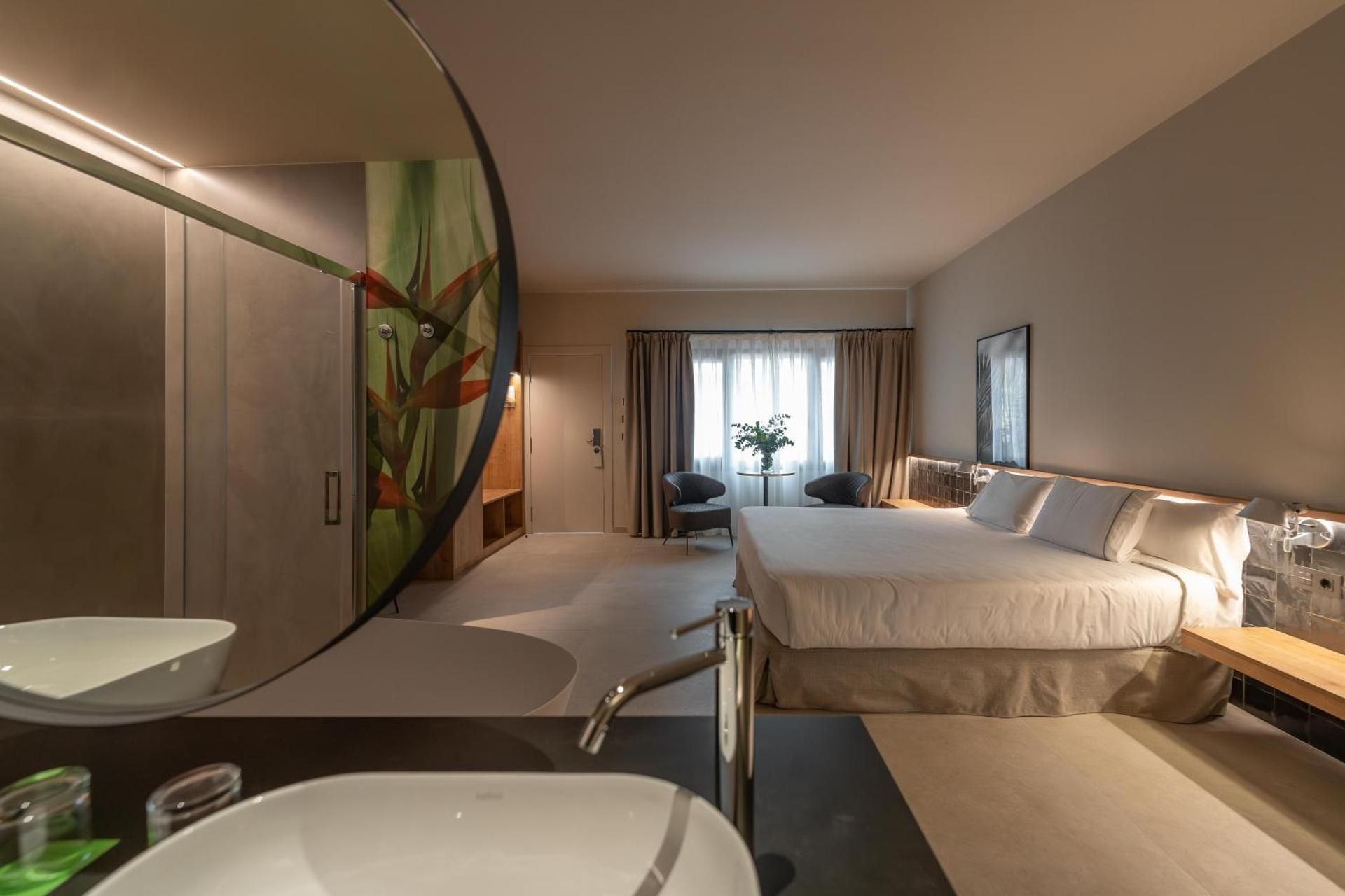 Junior Suite (1 Adult + 1 Child)