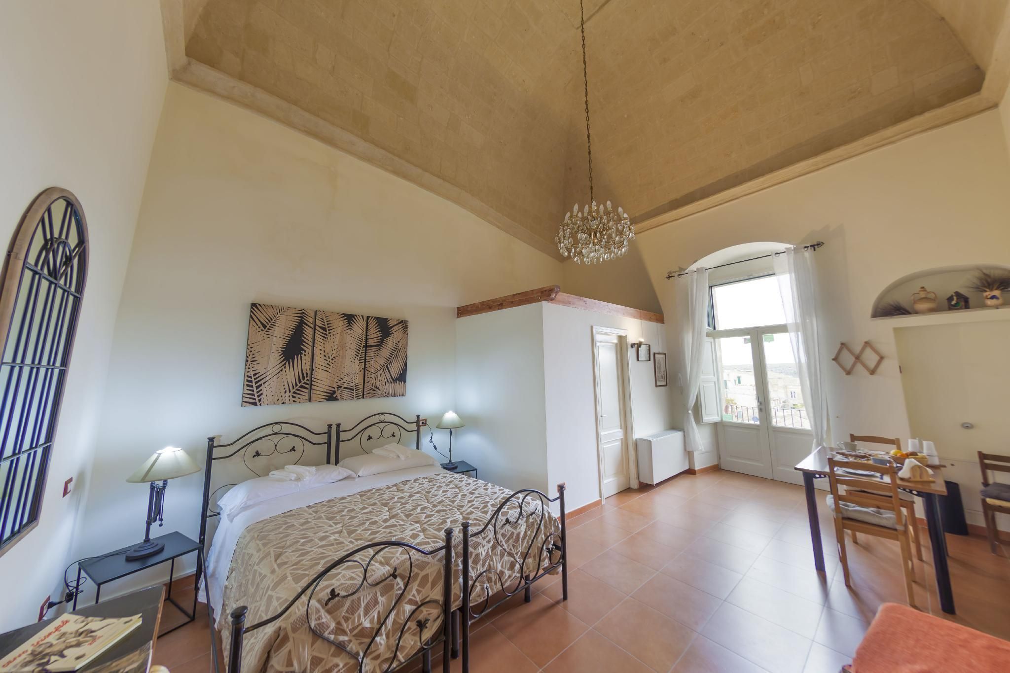 Triple room-Classic-Ensuite with Shower-Patio