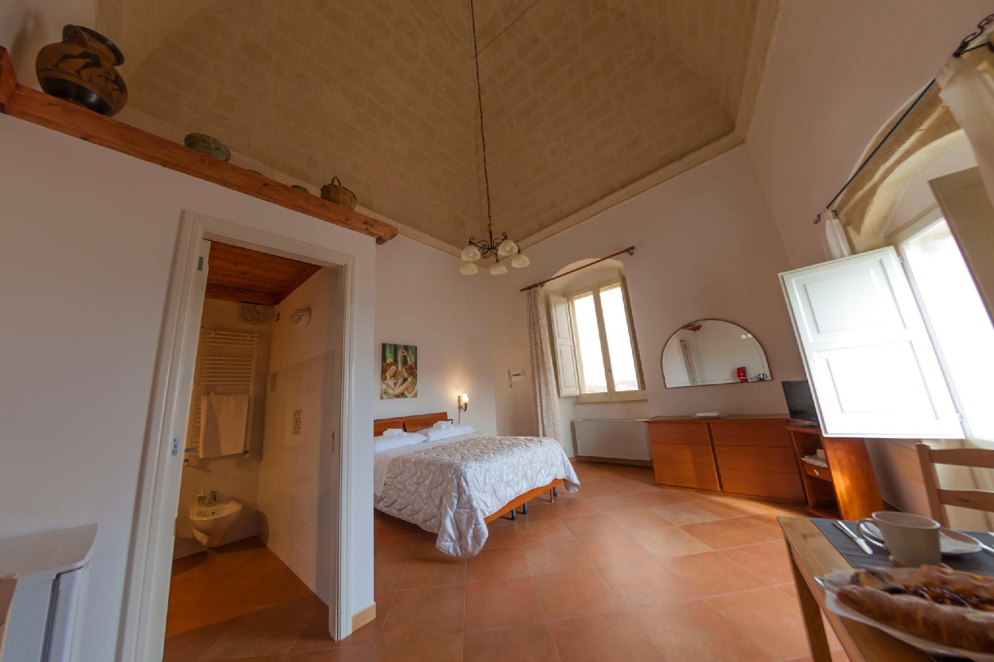 Triple room-Superior-Ensuite with Shower-Patio