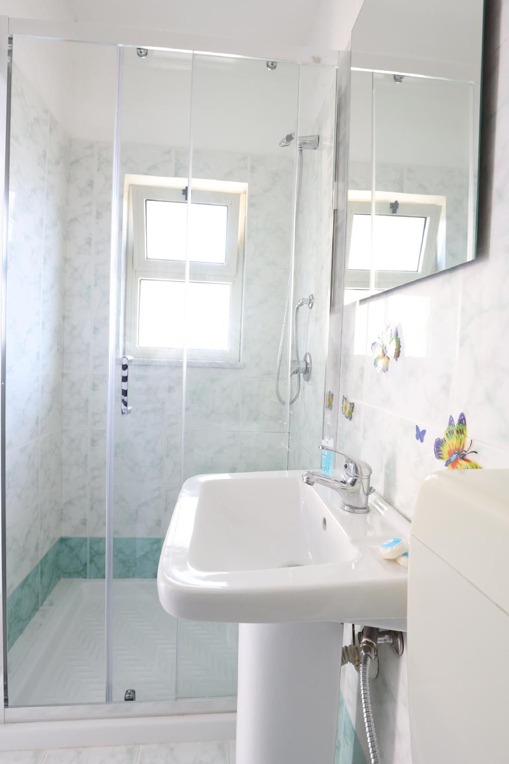 Appartamento-Bagno privato-Balcone-Appartamento Piano 2/3