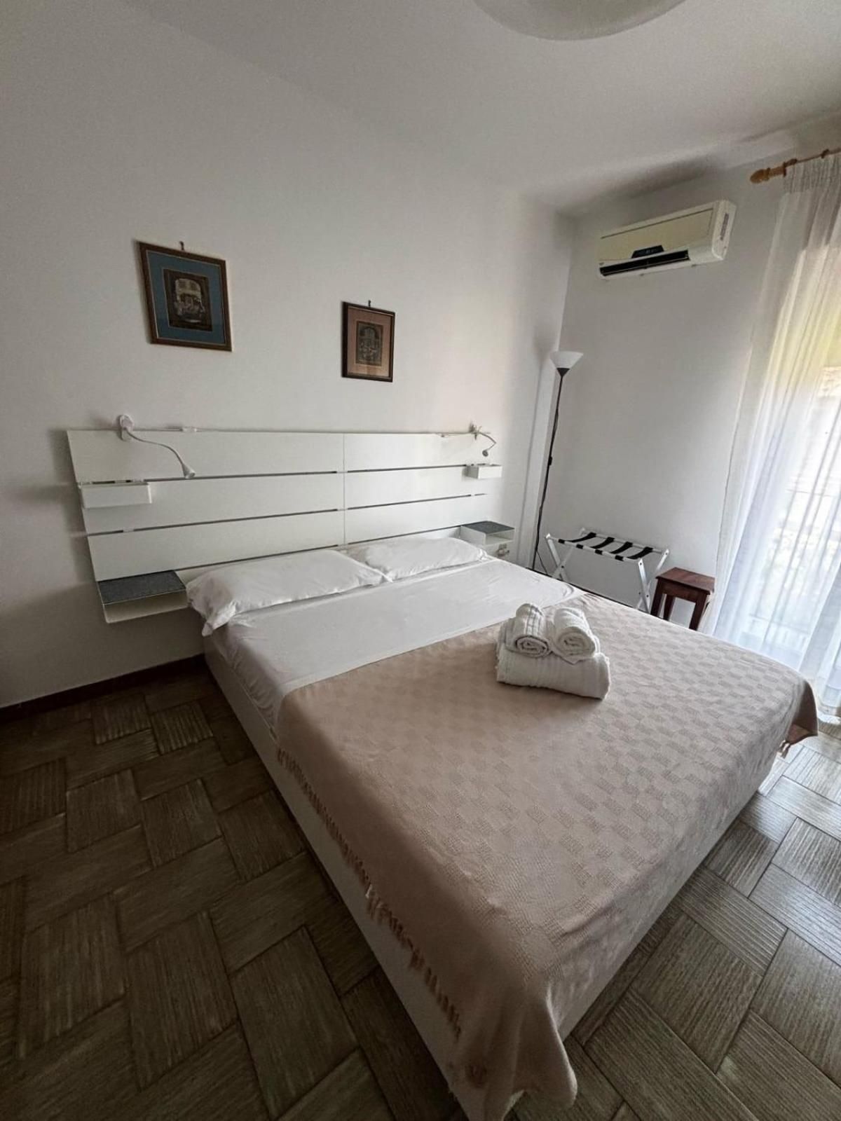 One-Bedroom Standard Apartment