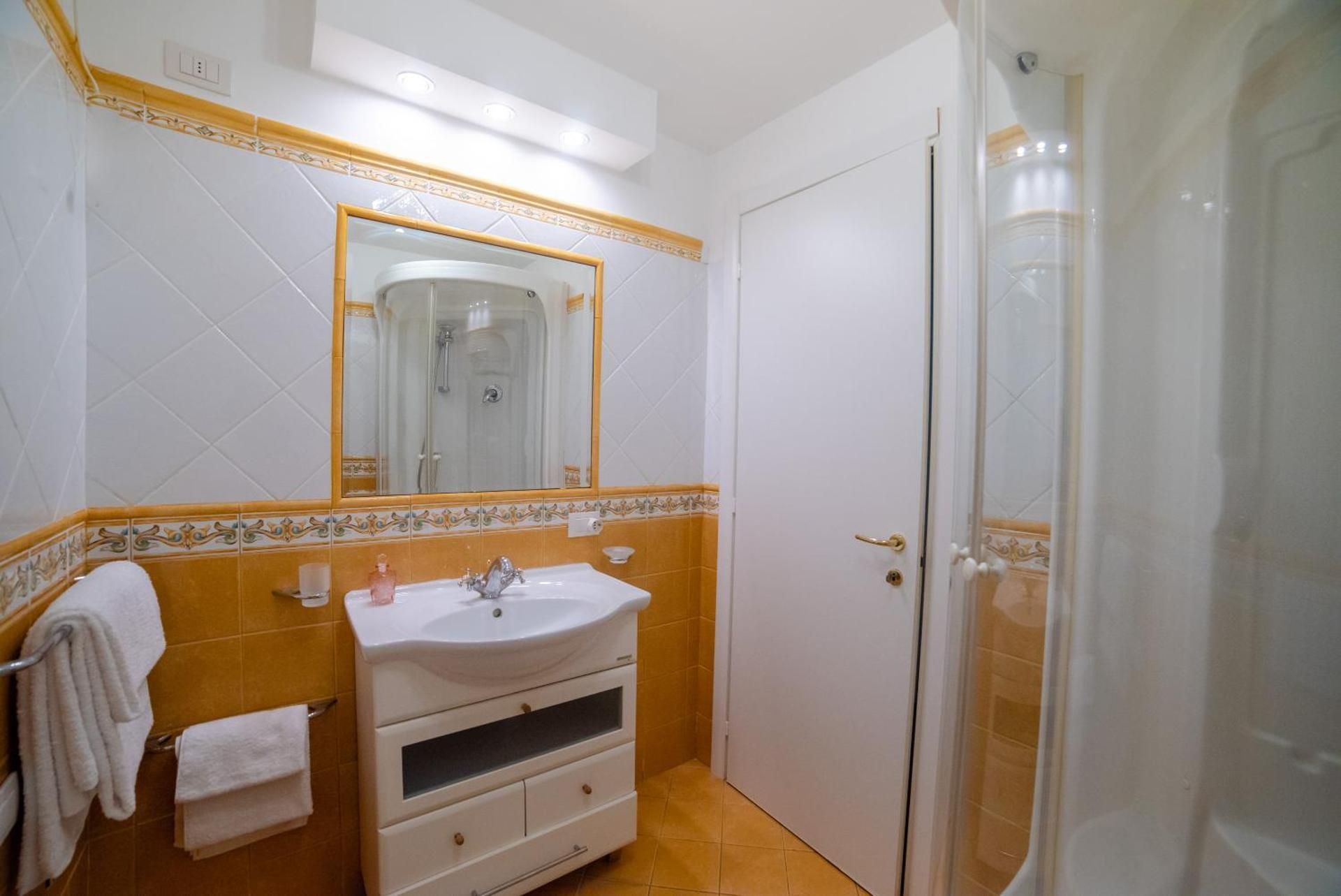 Studio Apartment with Balcony