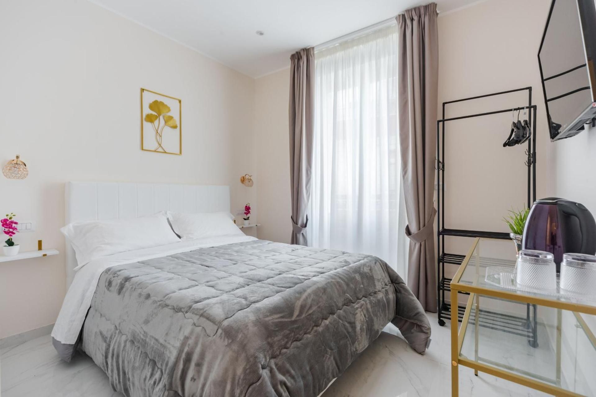 Queen Room with Balcony