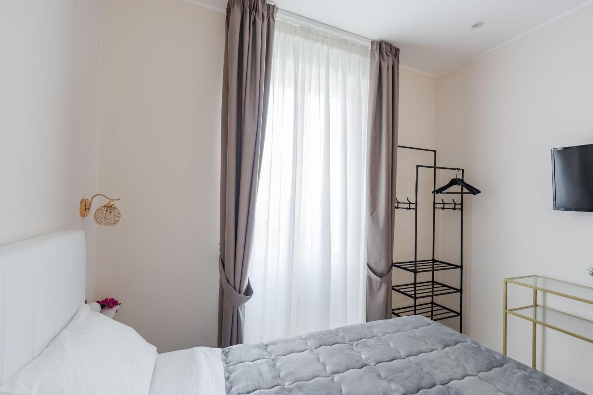 Queen Room with Balcony