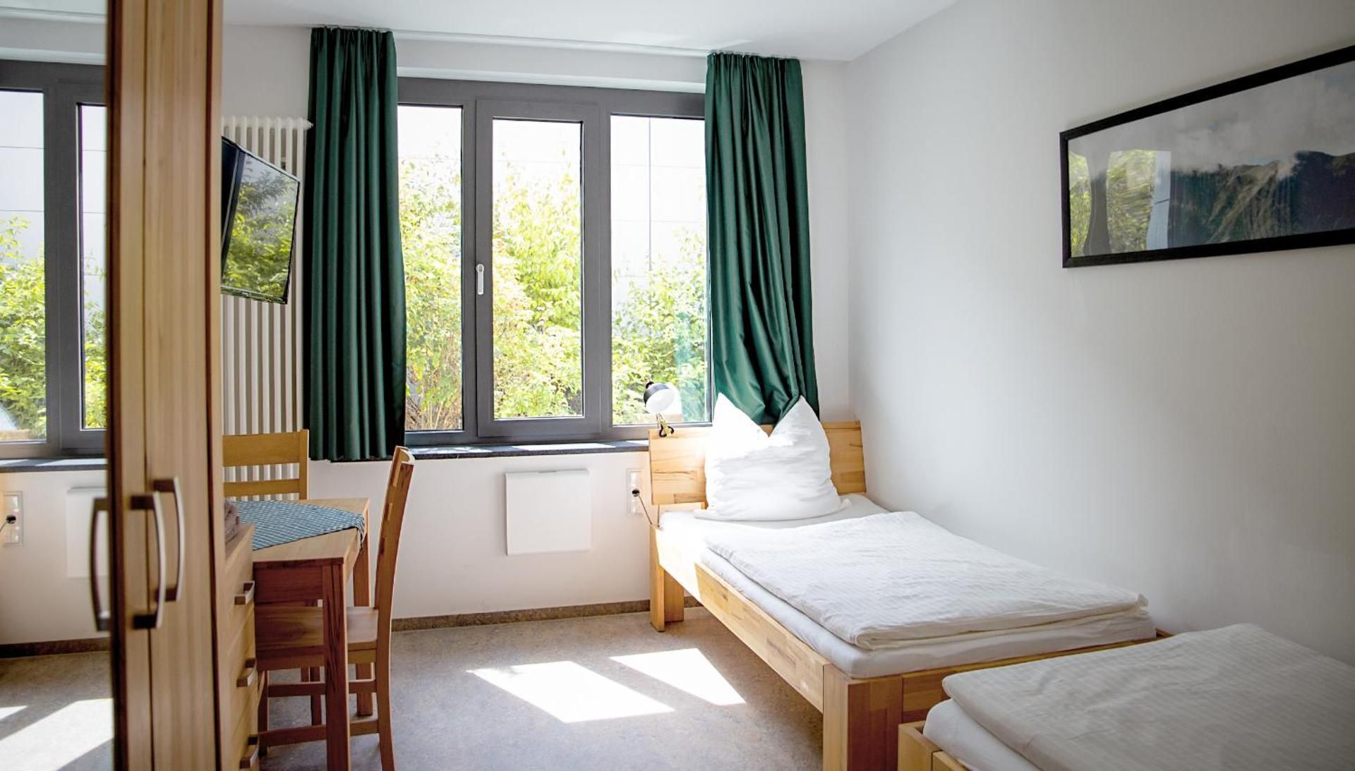 Standard Twin Room with Shared Bathroom