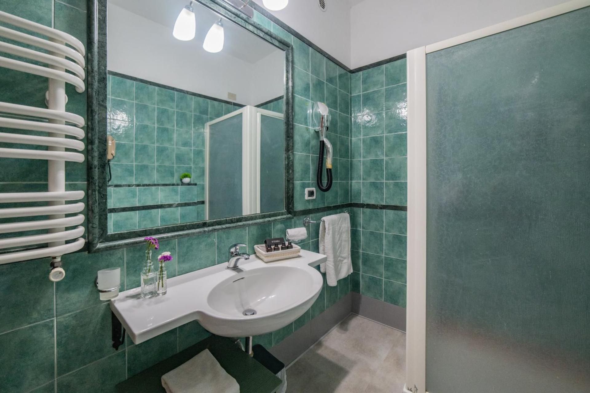 Apartment with Shower