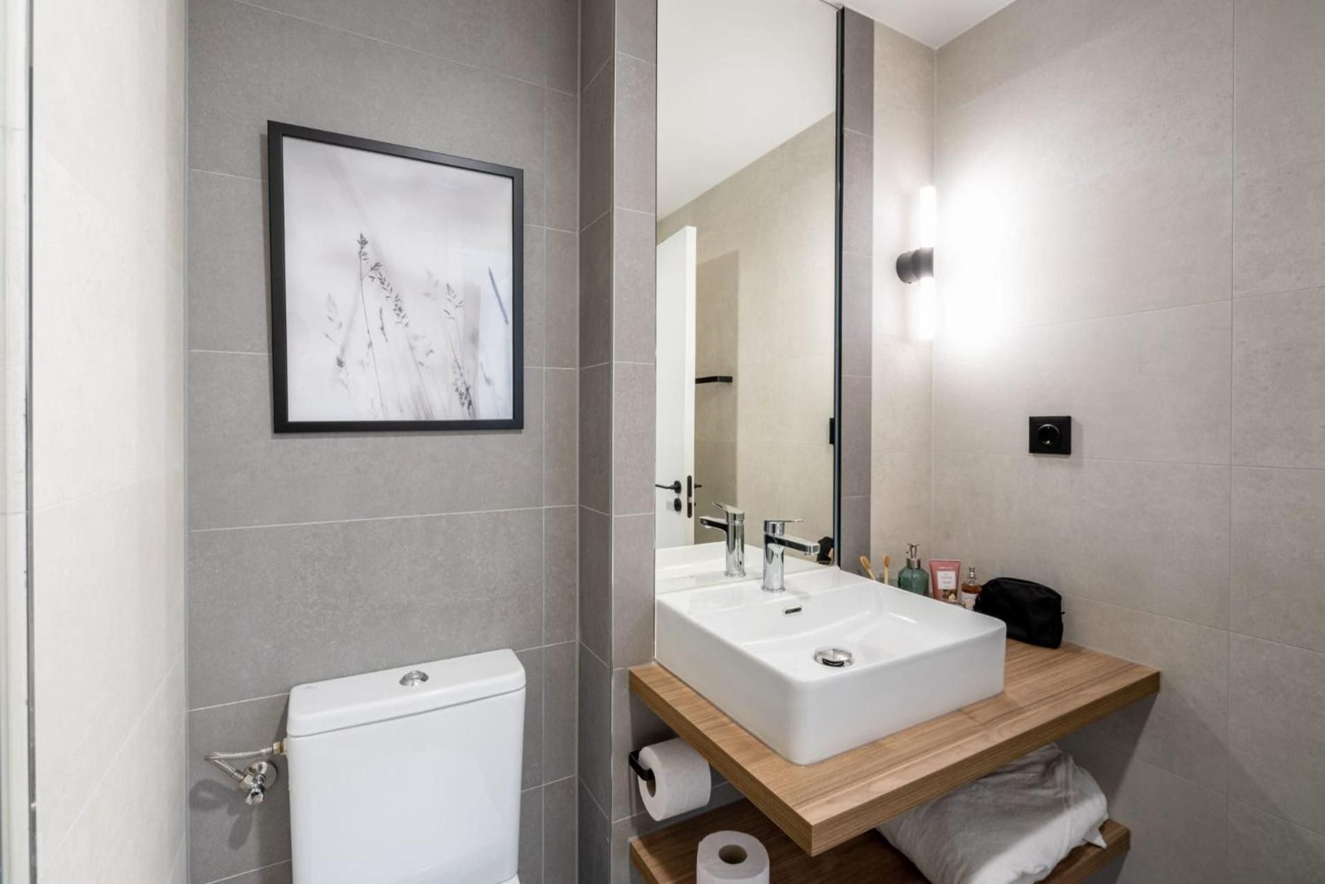 One-Bedroom Apartment
