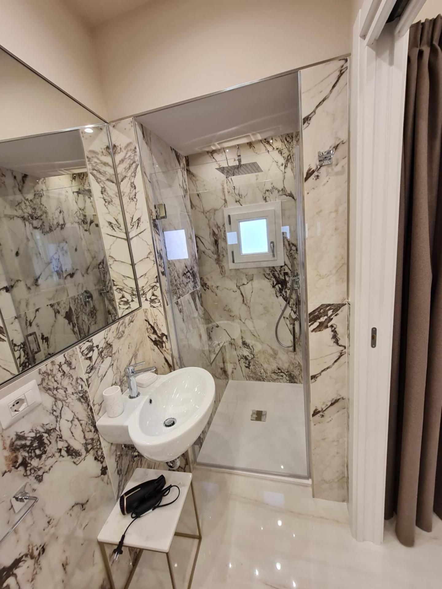 EPONIMI ROOMs