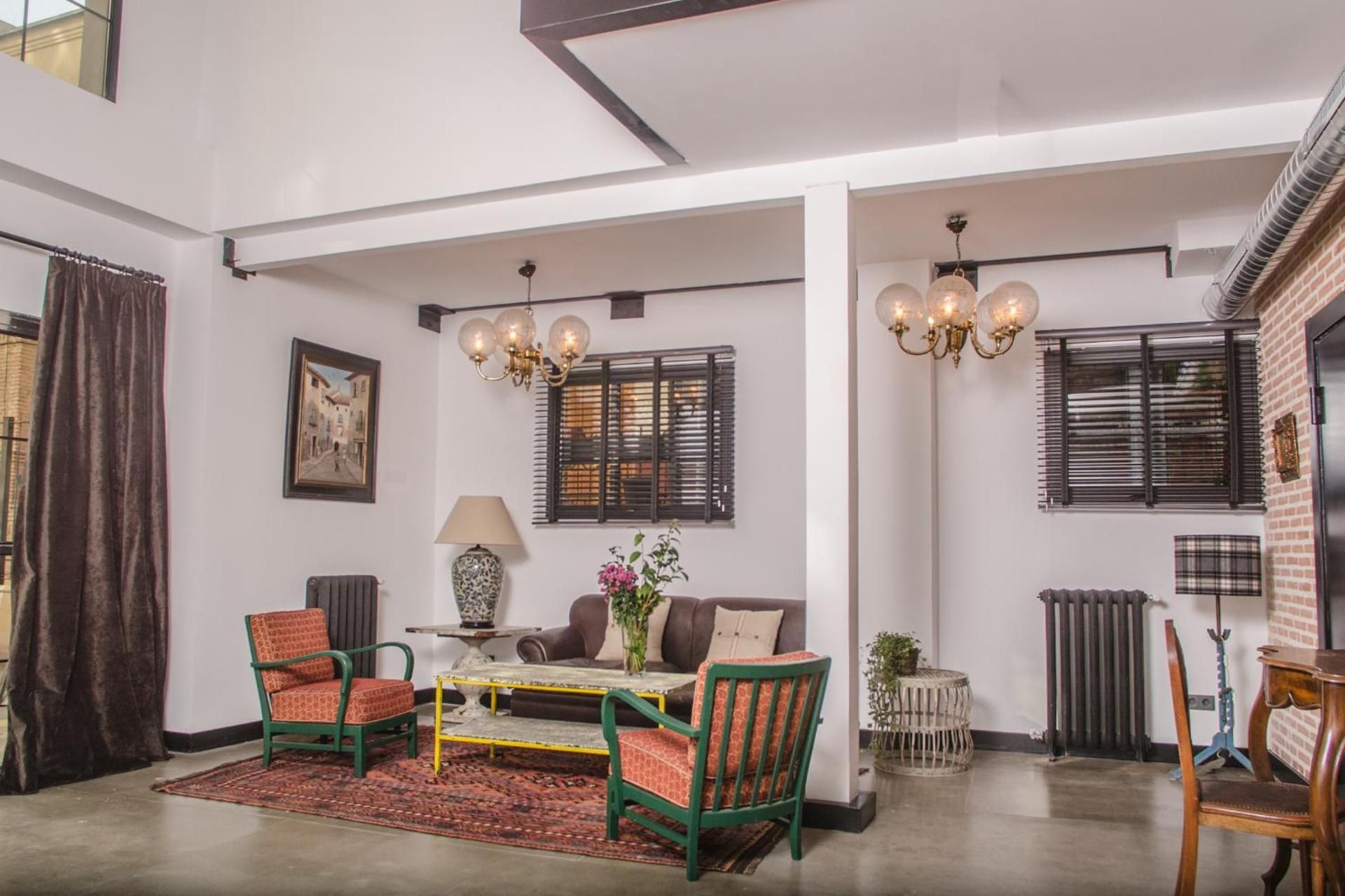 shared lounge/tv area