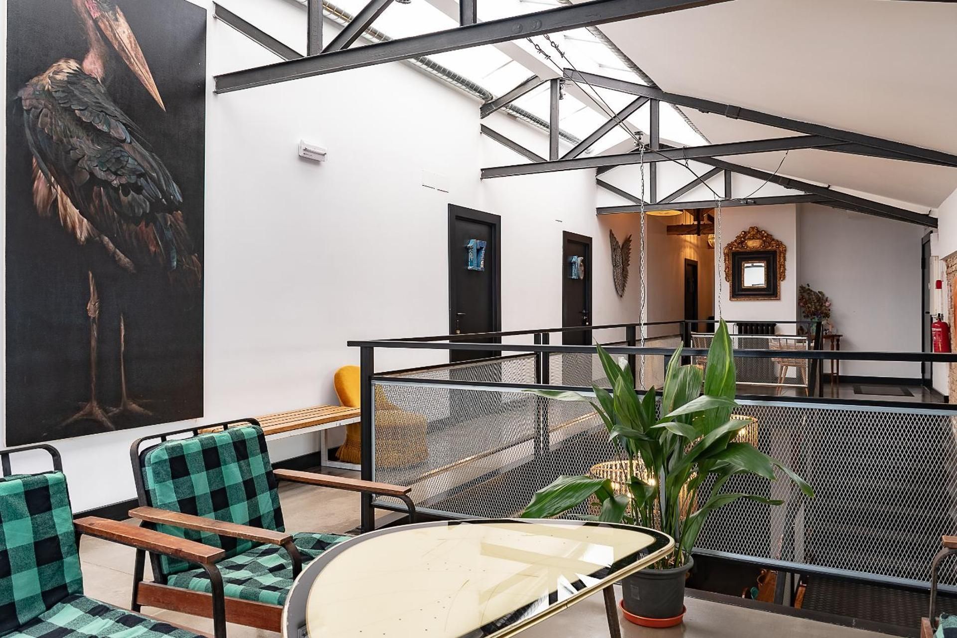 shared lounge/tv area