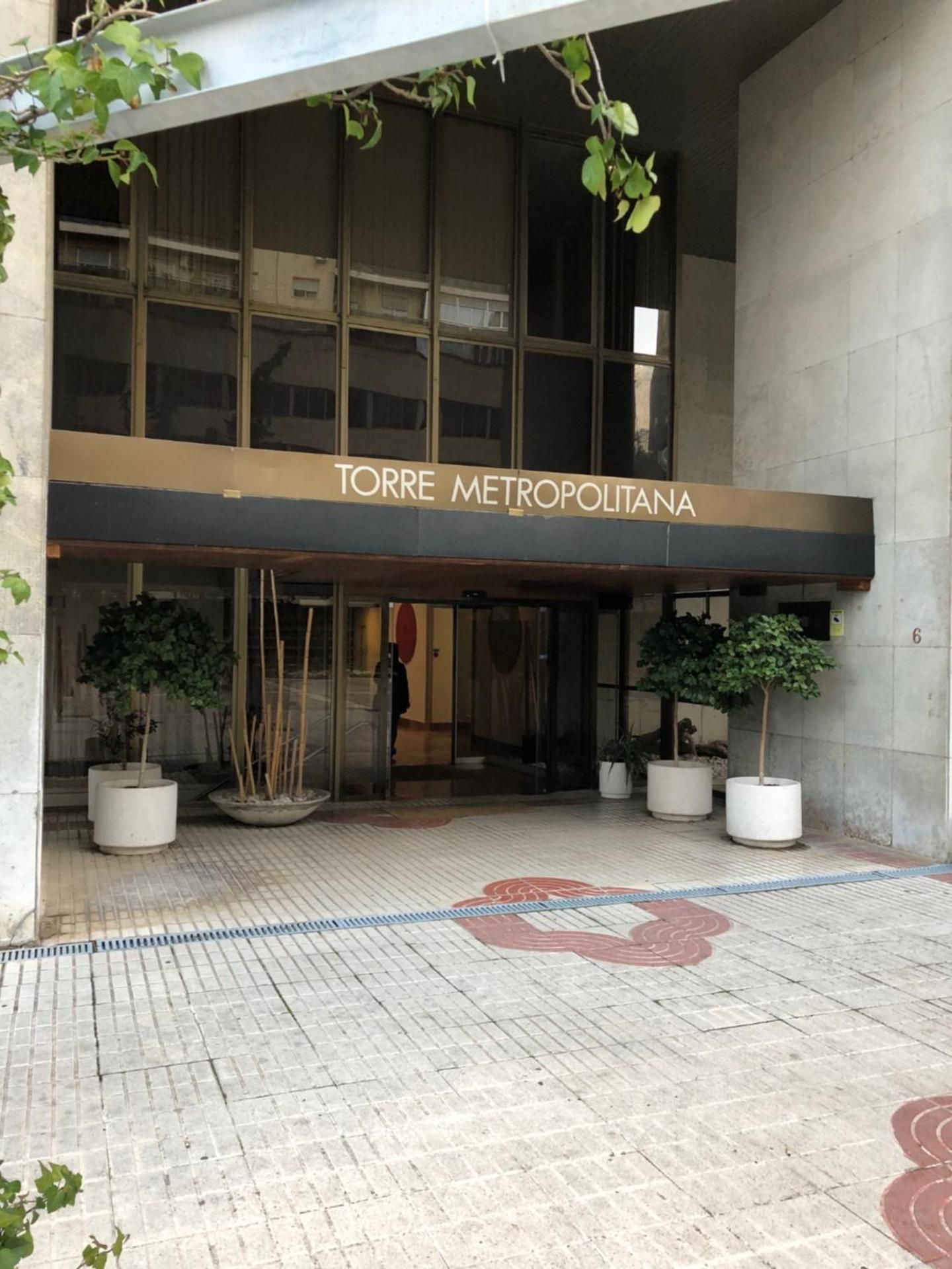 Pisos con piscina de temporada corta estancia