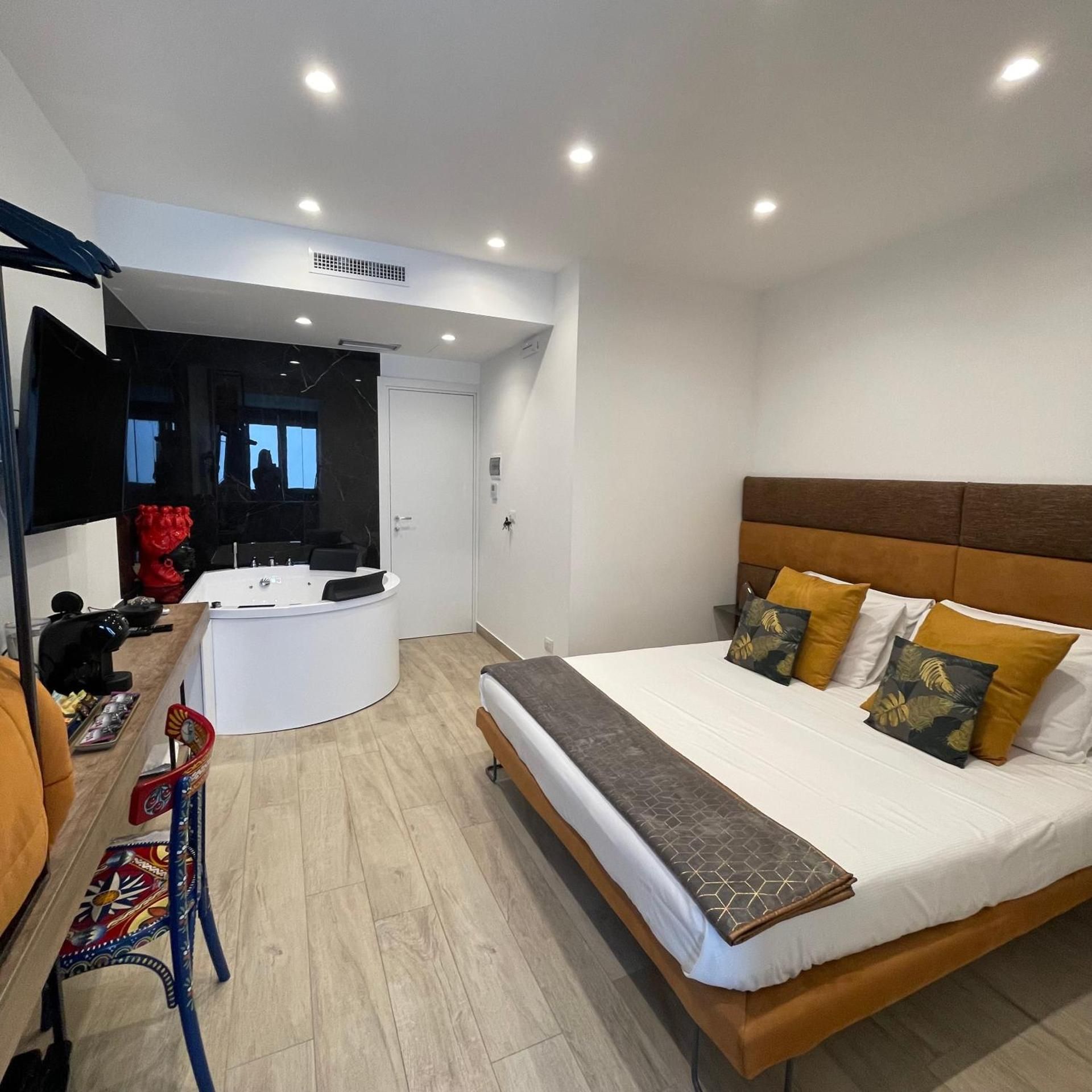 King Room with Spa Bath