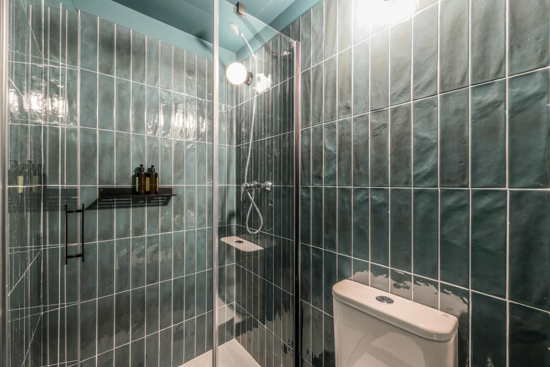 Madrid Live Coworking - SELF SERVICE - Double Room with Pool View 3