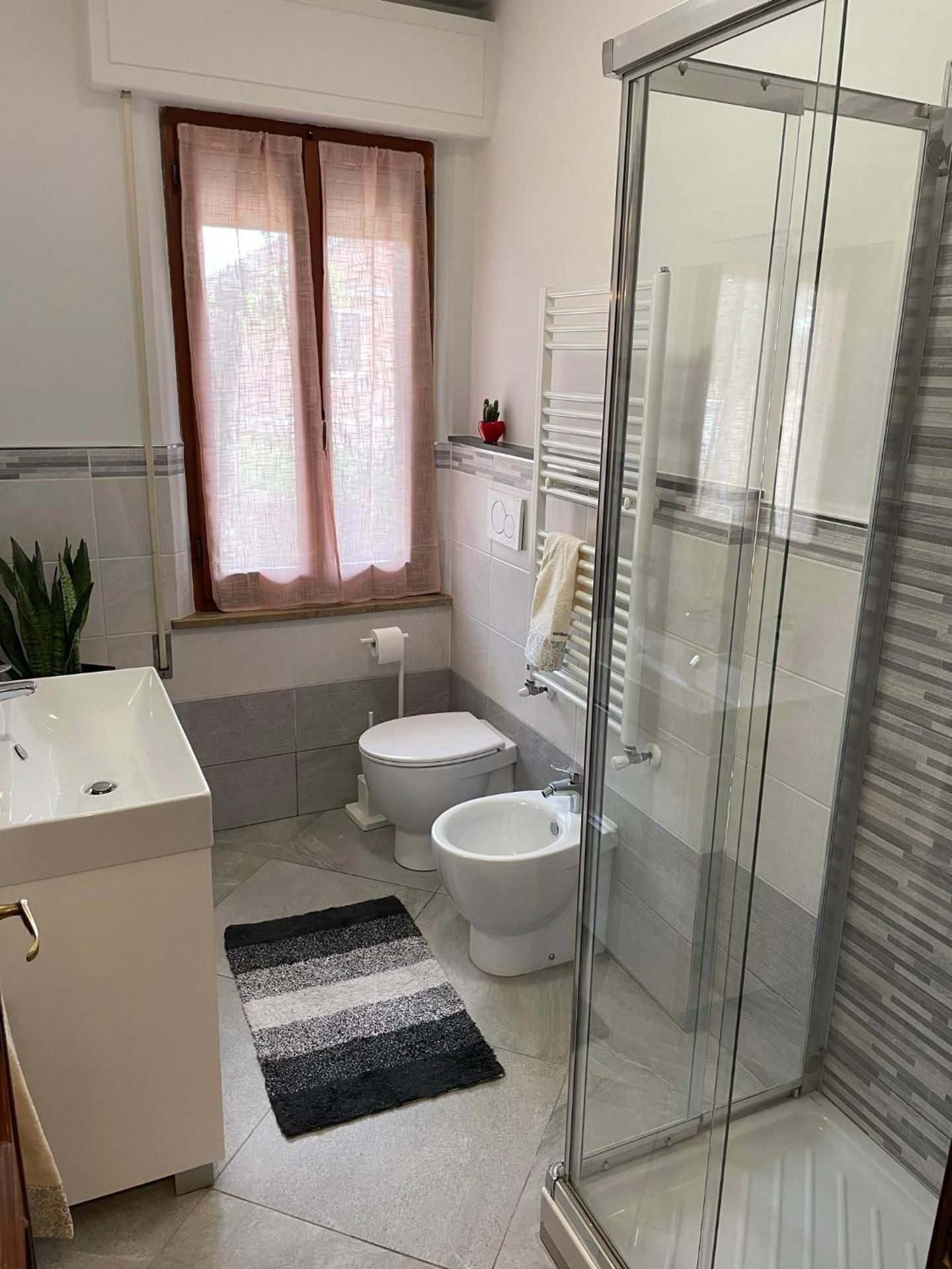 Single Room with Shared Bathroom