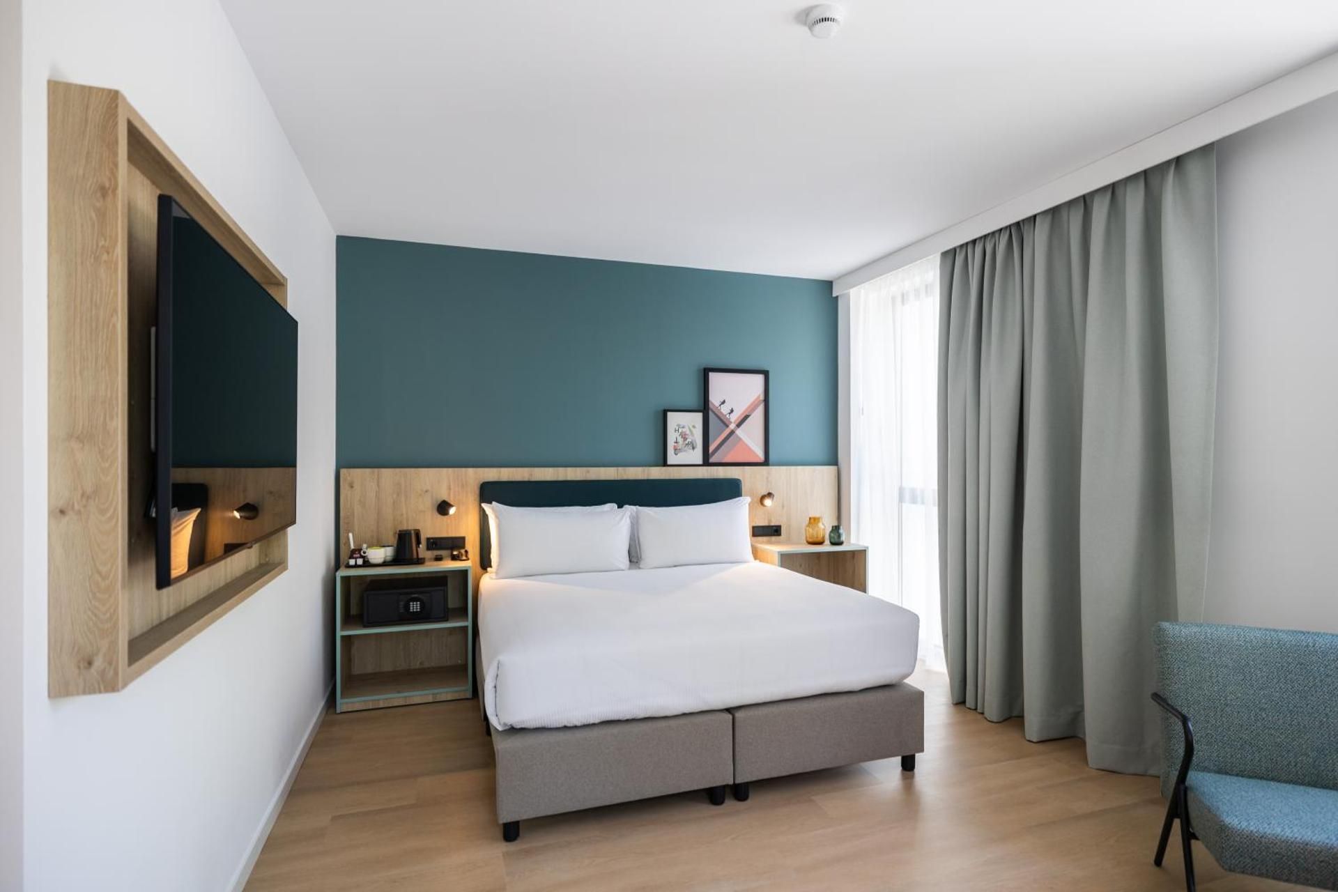King Room with Sofa Bed