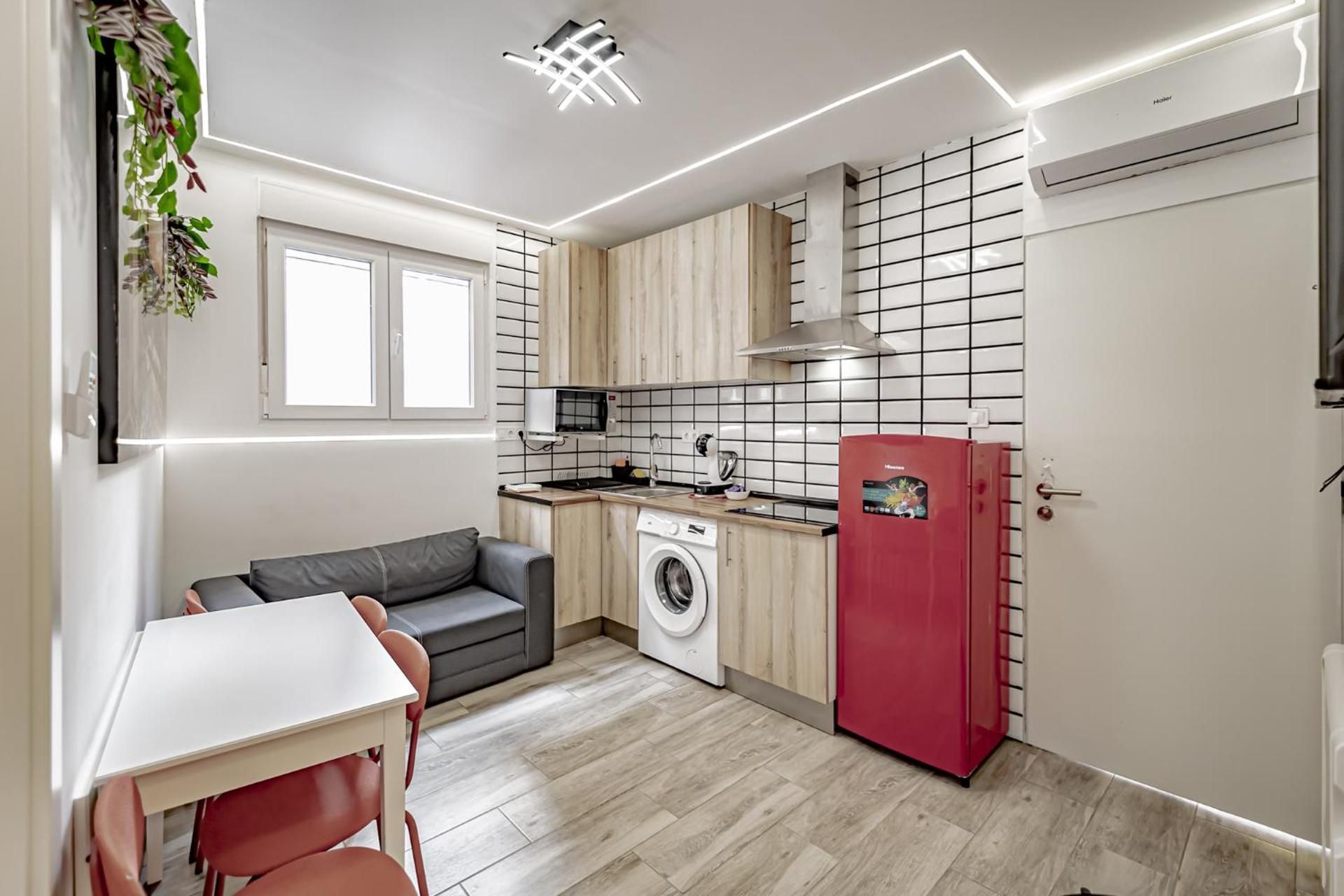 Apartment with Shower