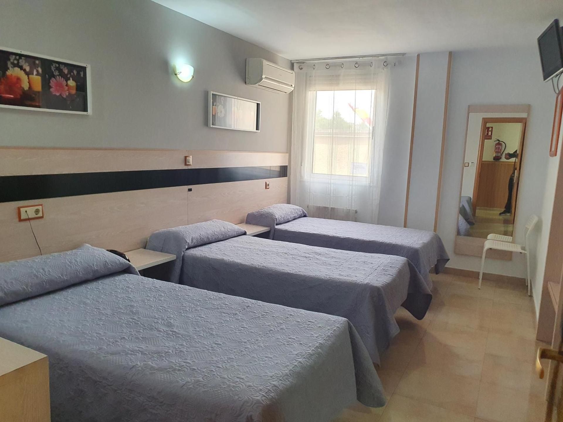 Triple Room with Private Bathroom