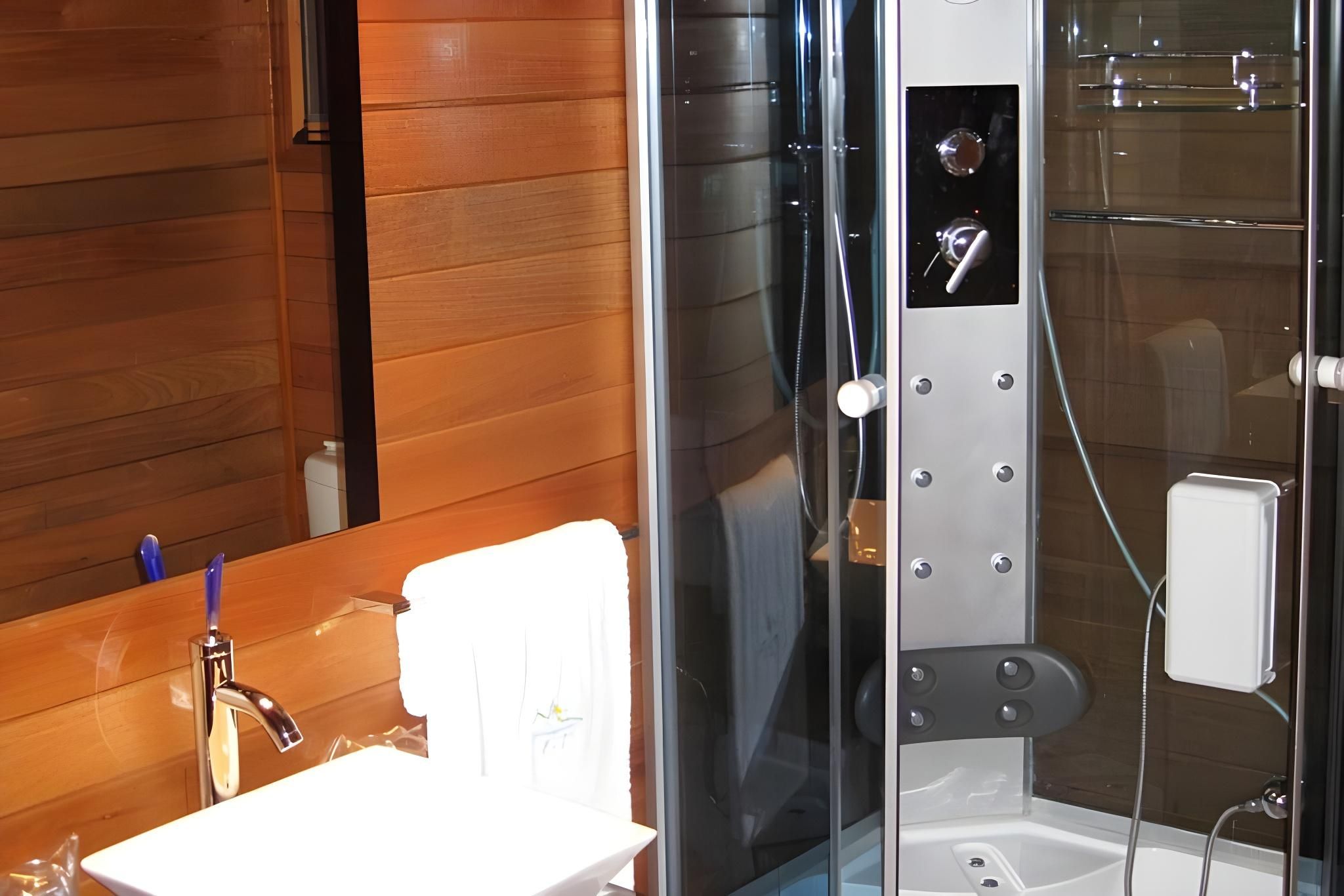 Triple (2 Adults + 1 Child)